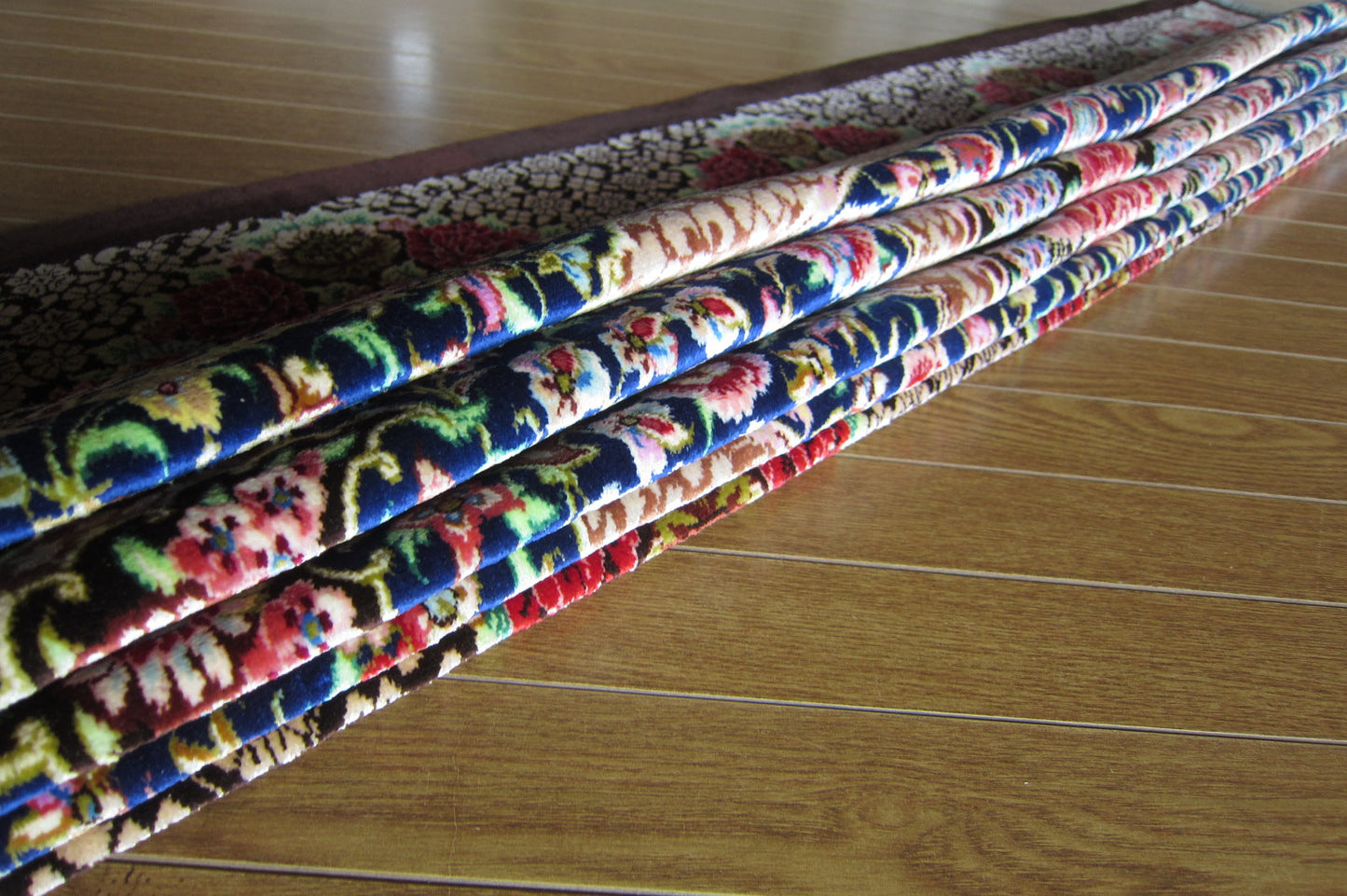 クム産 TOFIGH シルクカーペット (150×97cm)