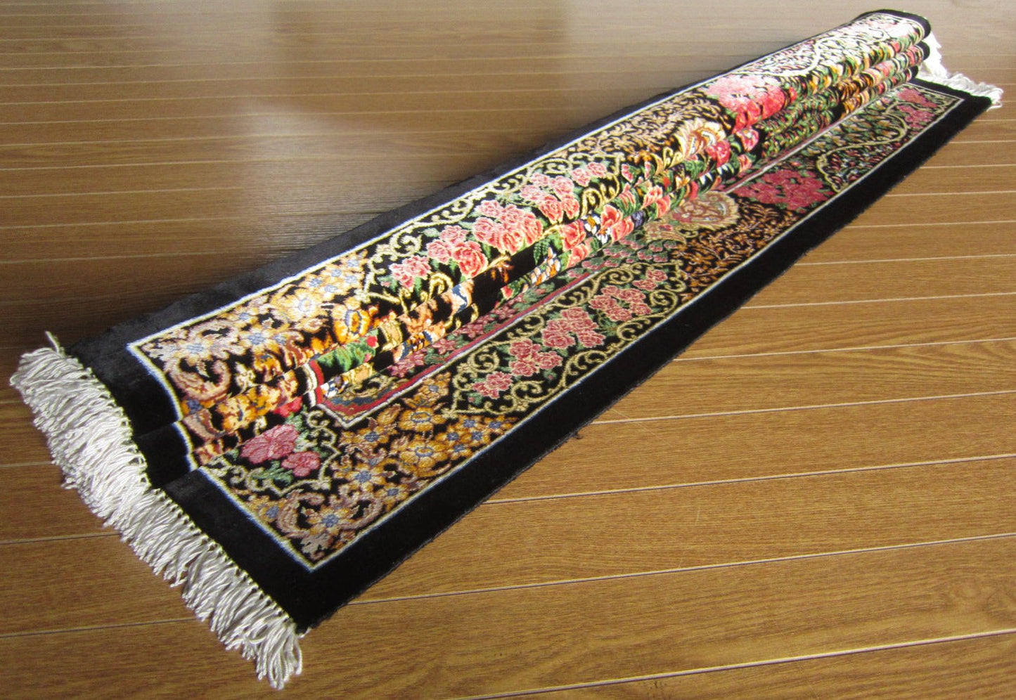 クム産シルクカーペット (90×60cm) SADEGHZADE工房
