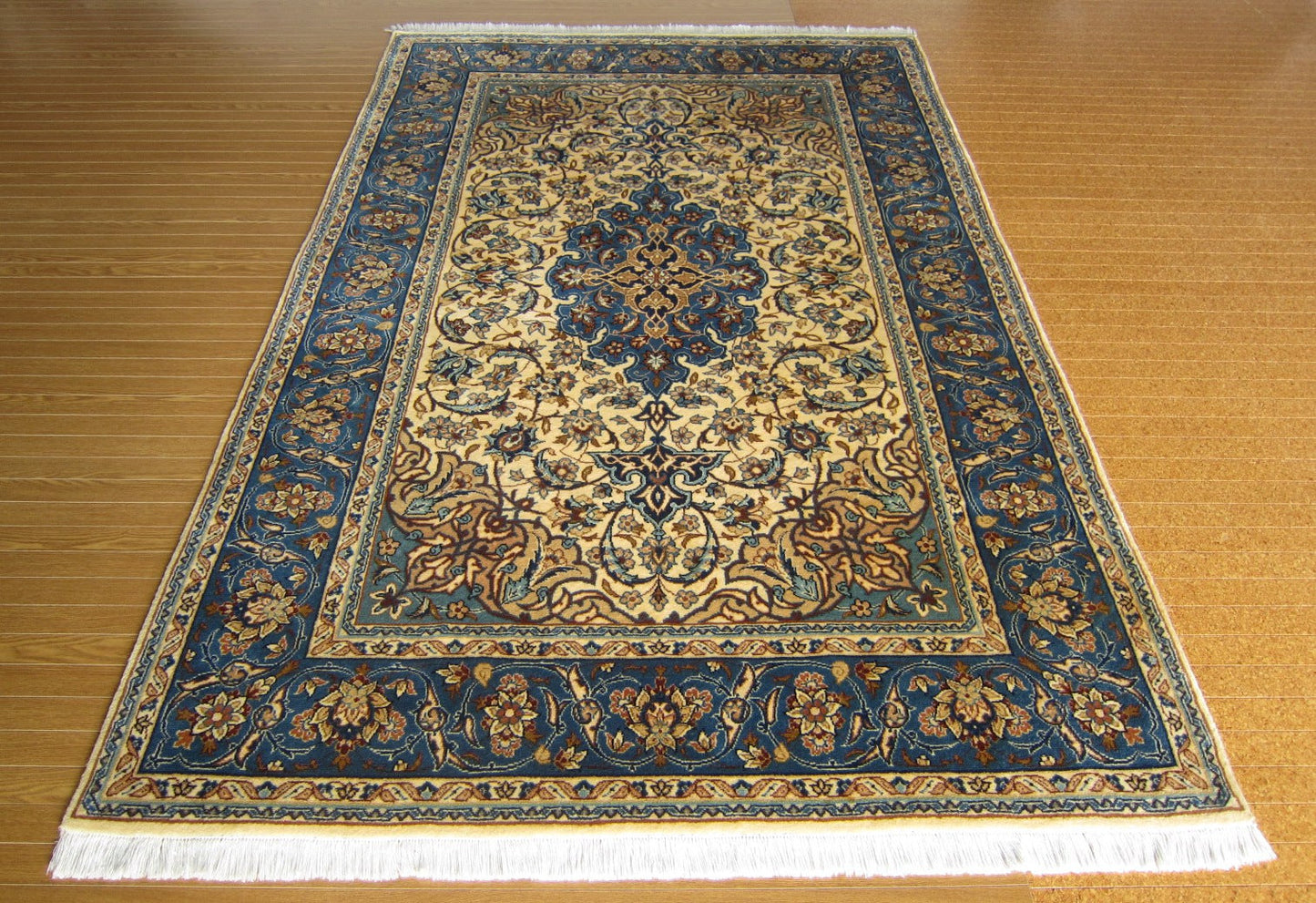 カーシャン産カーペット (230×147cm)