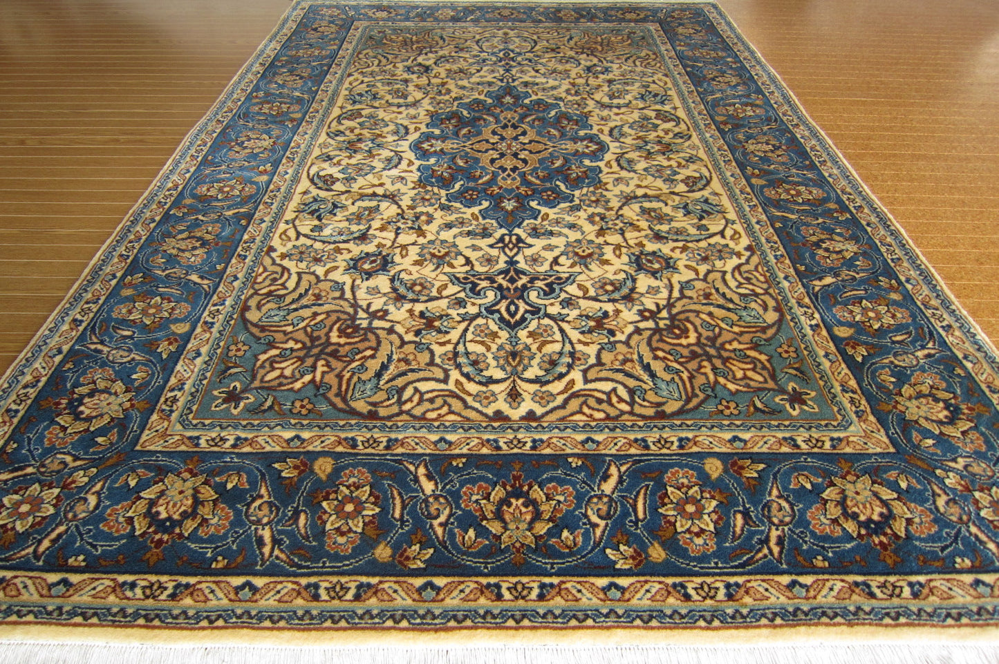 カーシャン産カーペット (230×147cm)