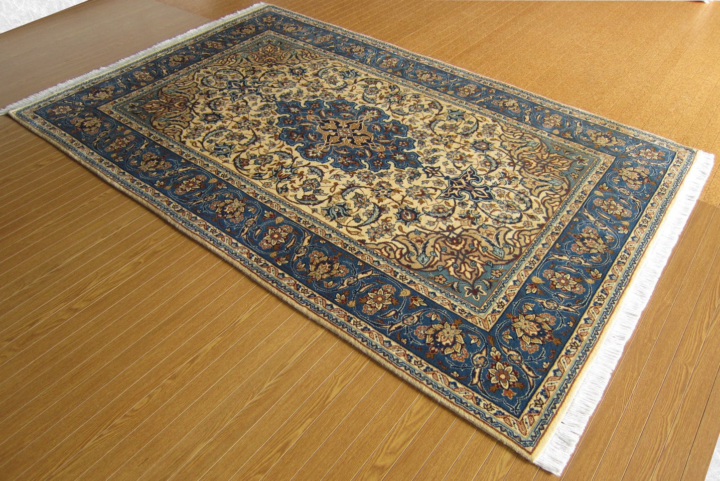 カーシャン産カーペット (230×147cm)
