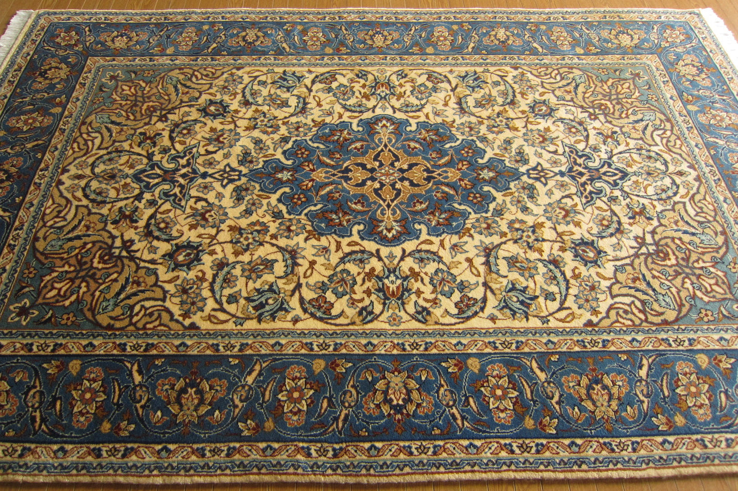 カーシャン産カーペット (230×147cm)