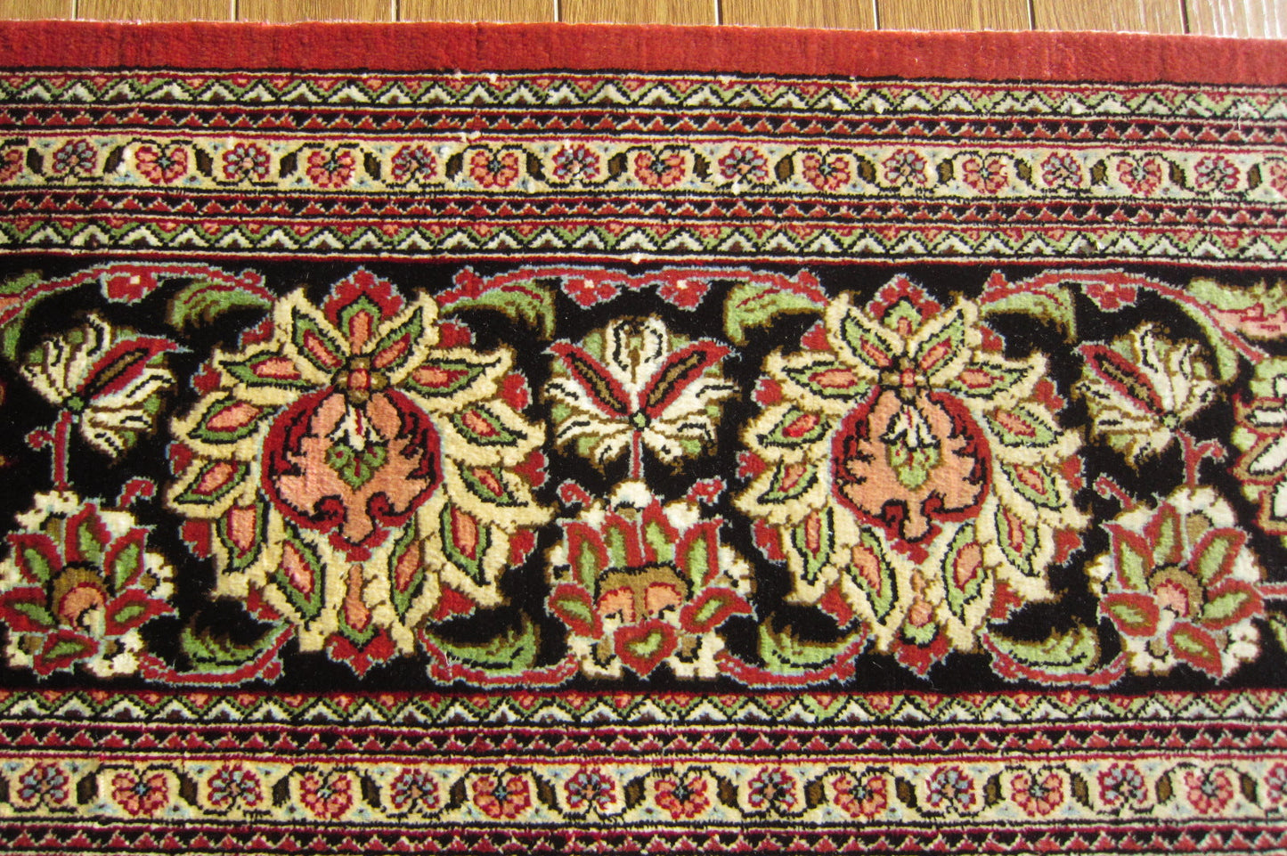 クム産シルクカーペット (213×139cm)