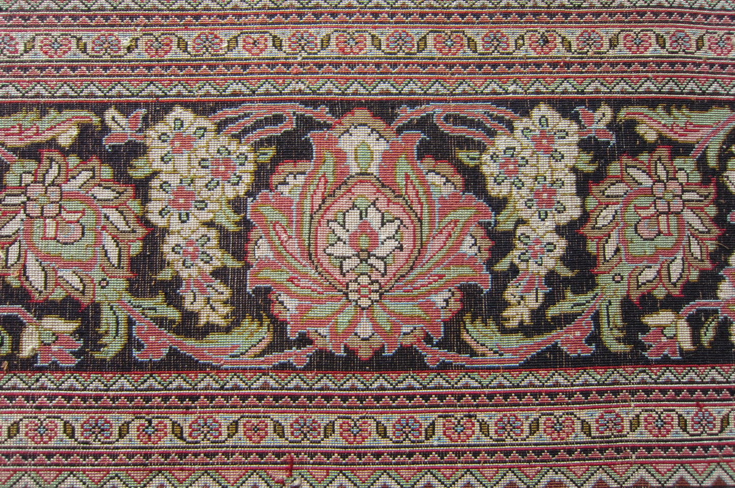 クム産シルクカーペット (213×139cm)