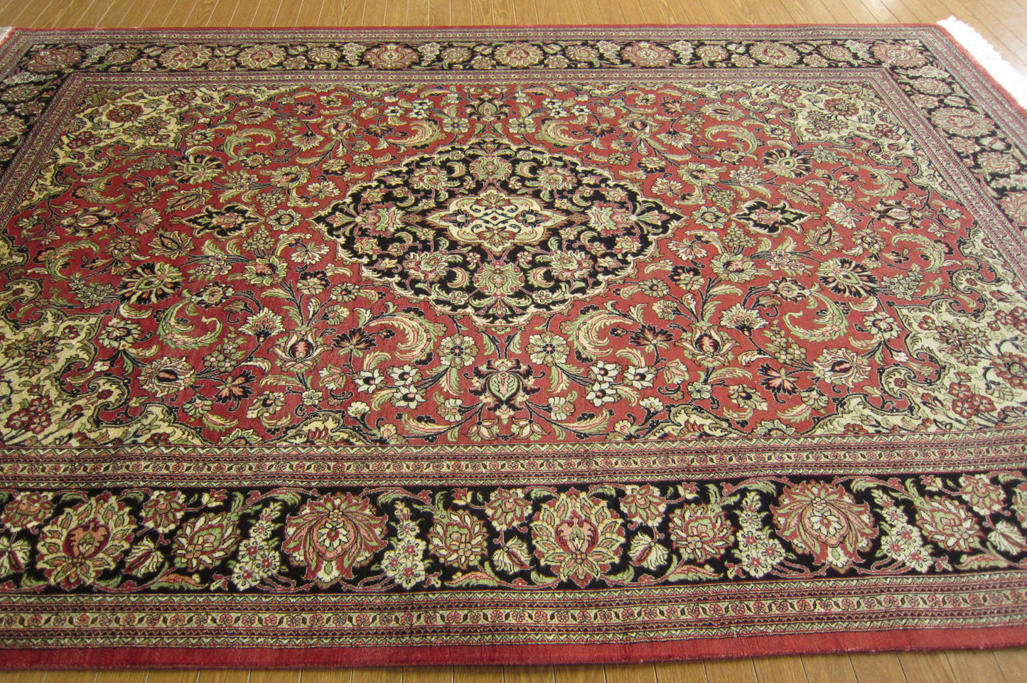 クム産シルクカーペット (213×139cm)