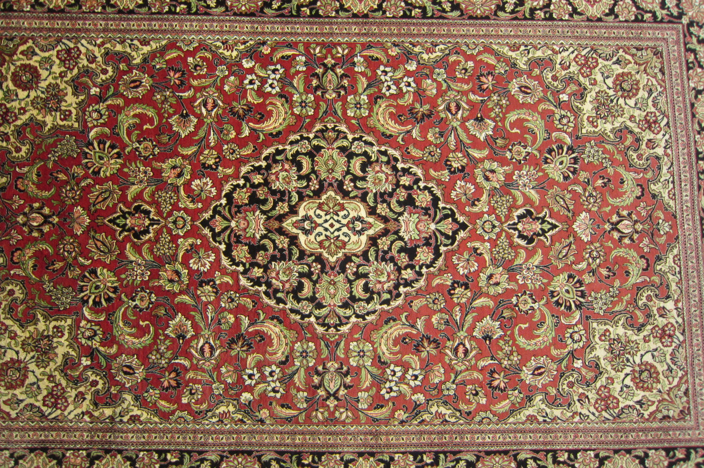 クム産シルクカーペット (213×139cm)