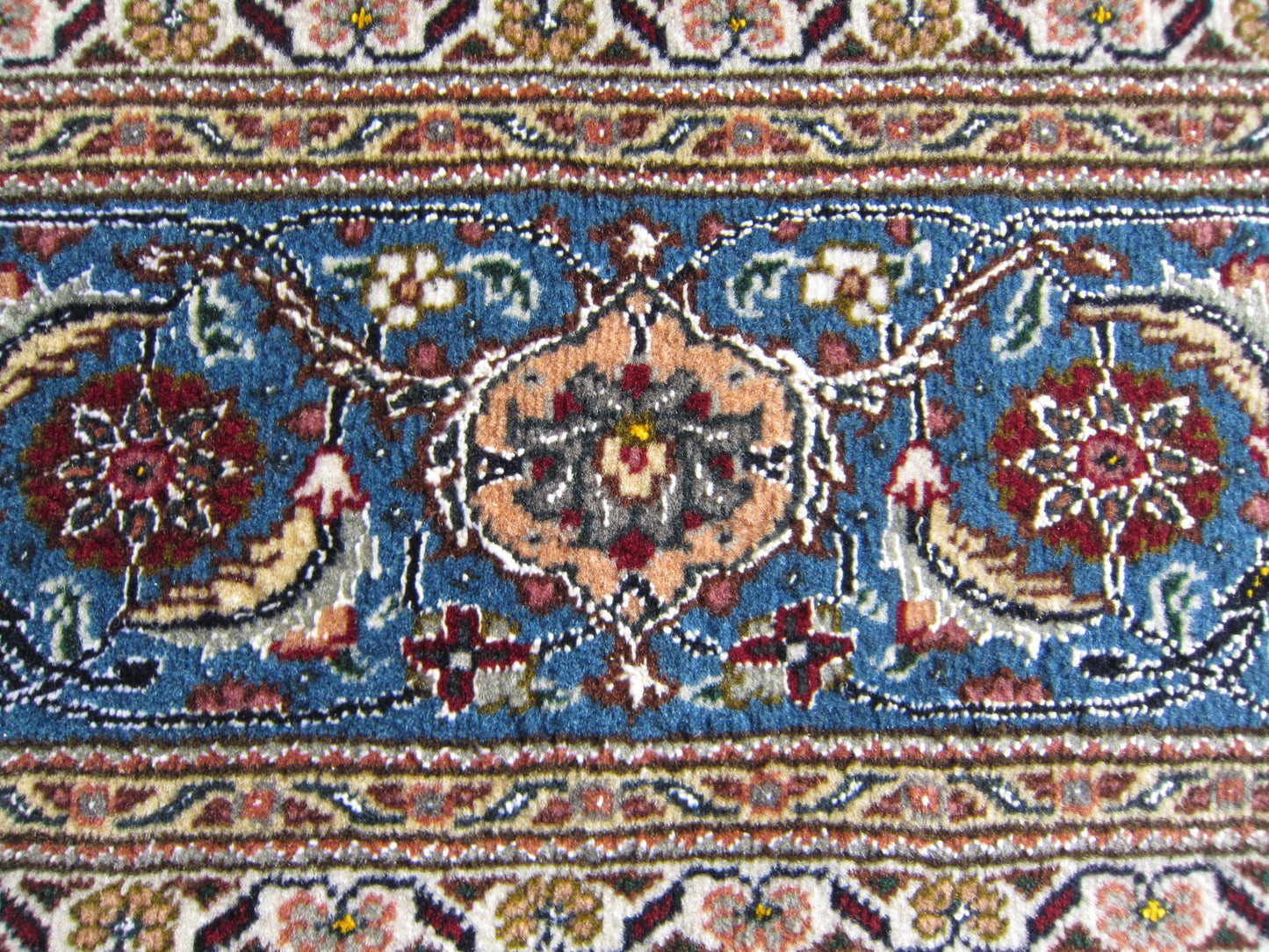 タブリーズ産カーペット (210×150cm)
