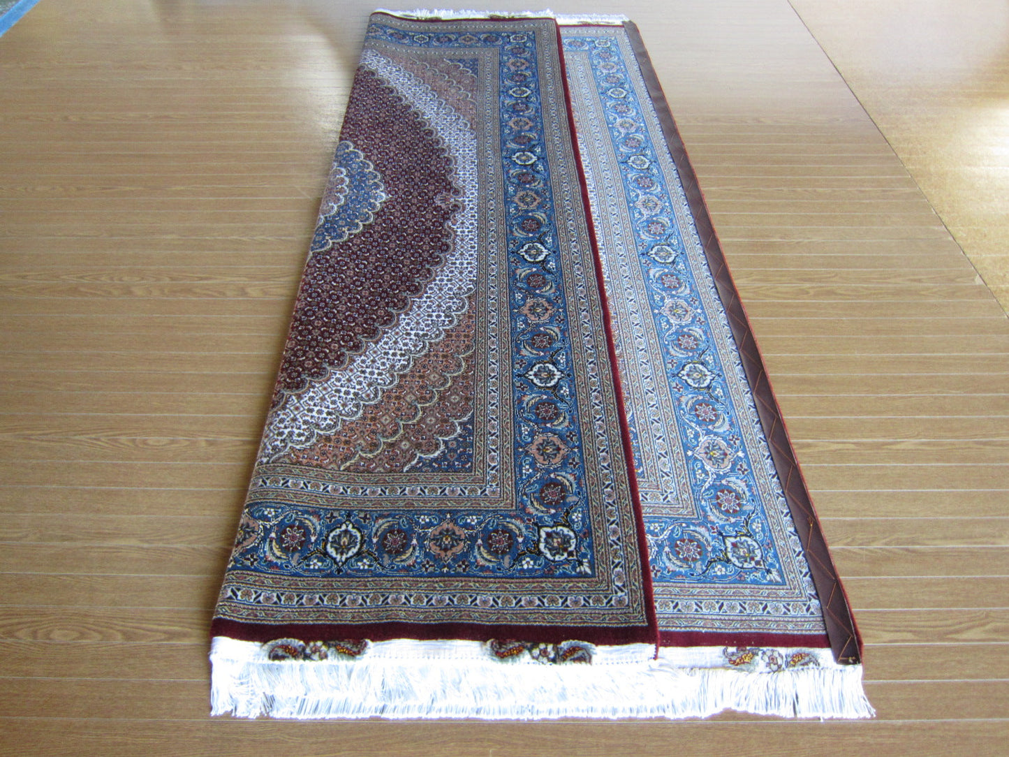 タブリーズ産カーペット (210×150cm)