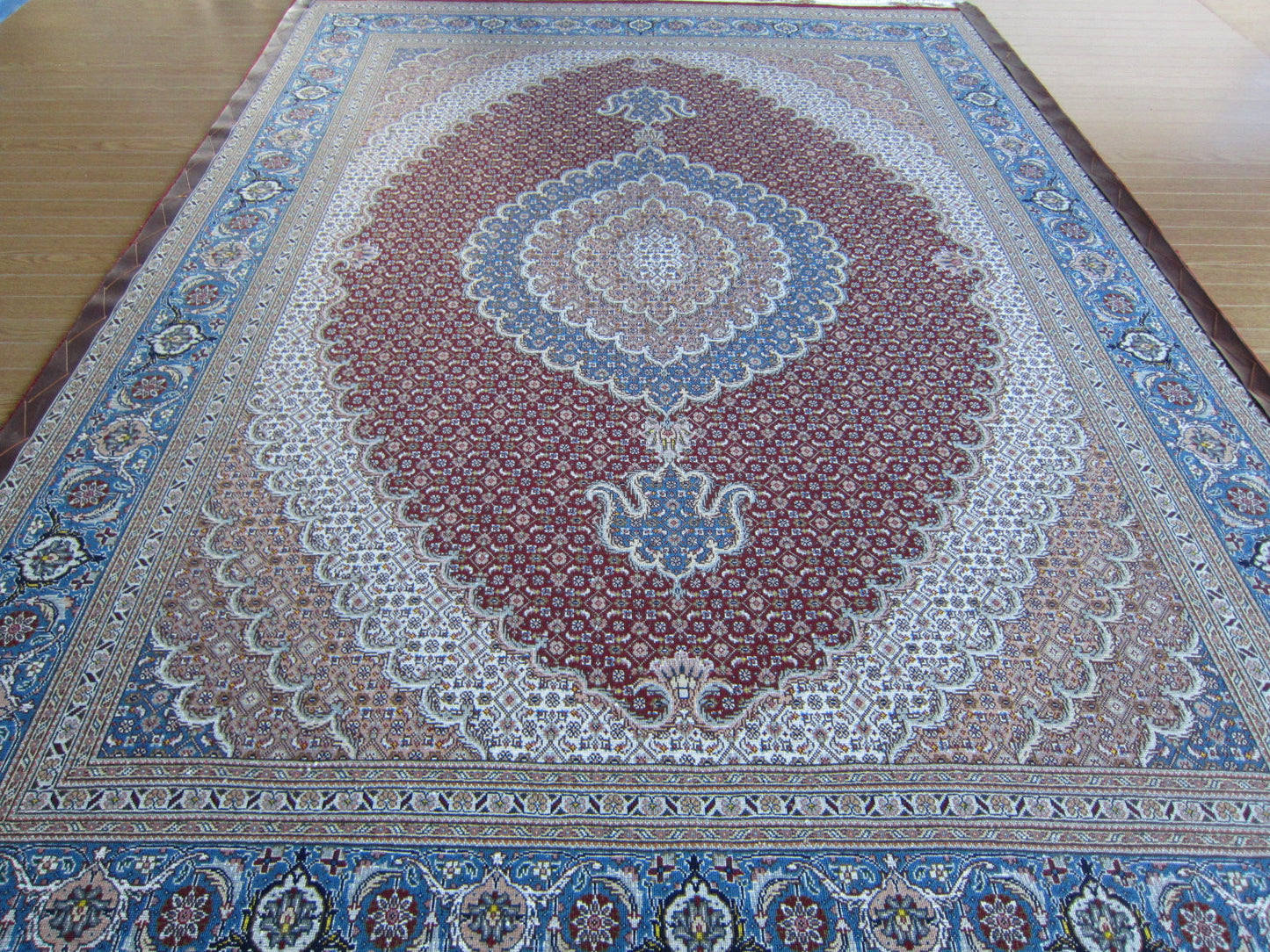 タブリーズ産カーペット (210×150cm)