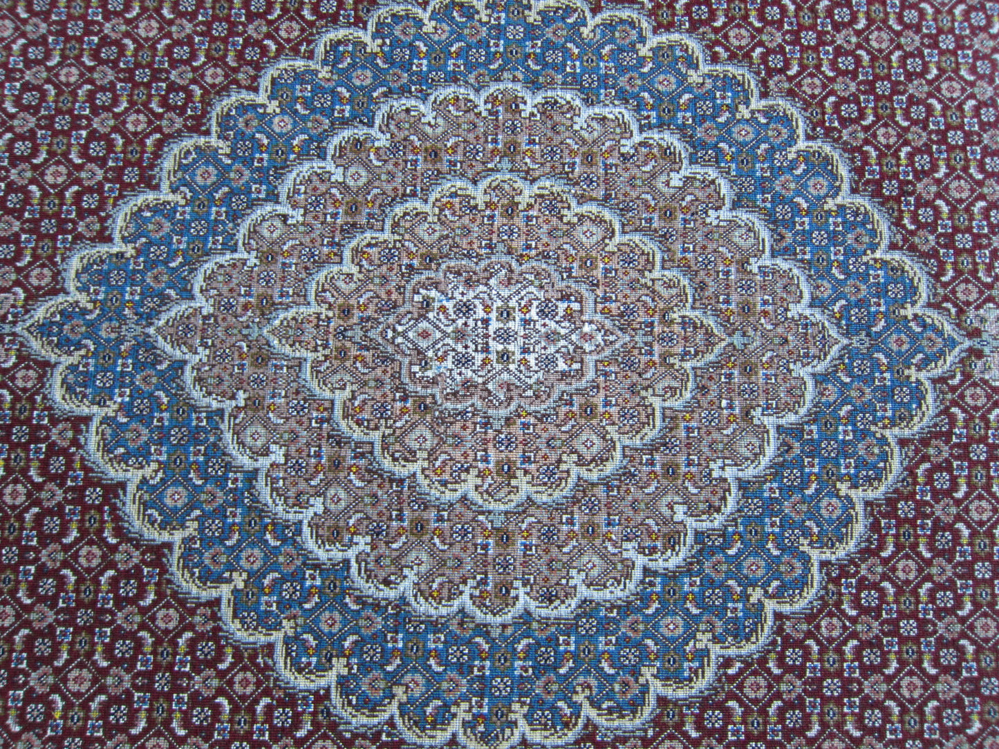タブリーズ産カーペット (210×150cm)