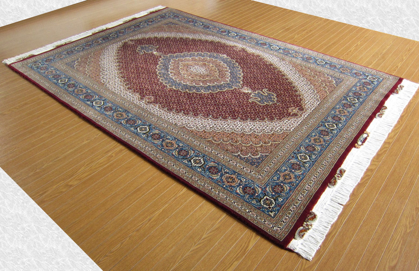 タブリーズ産カーペット (210×150cm)
