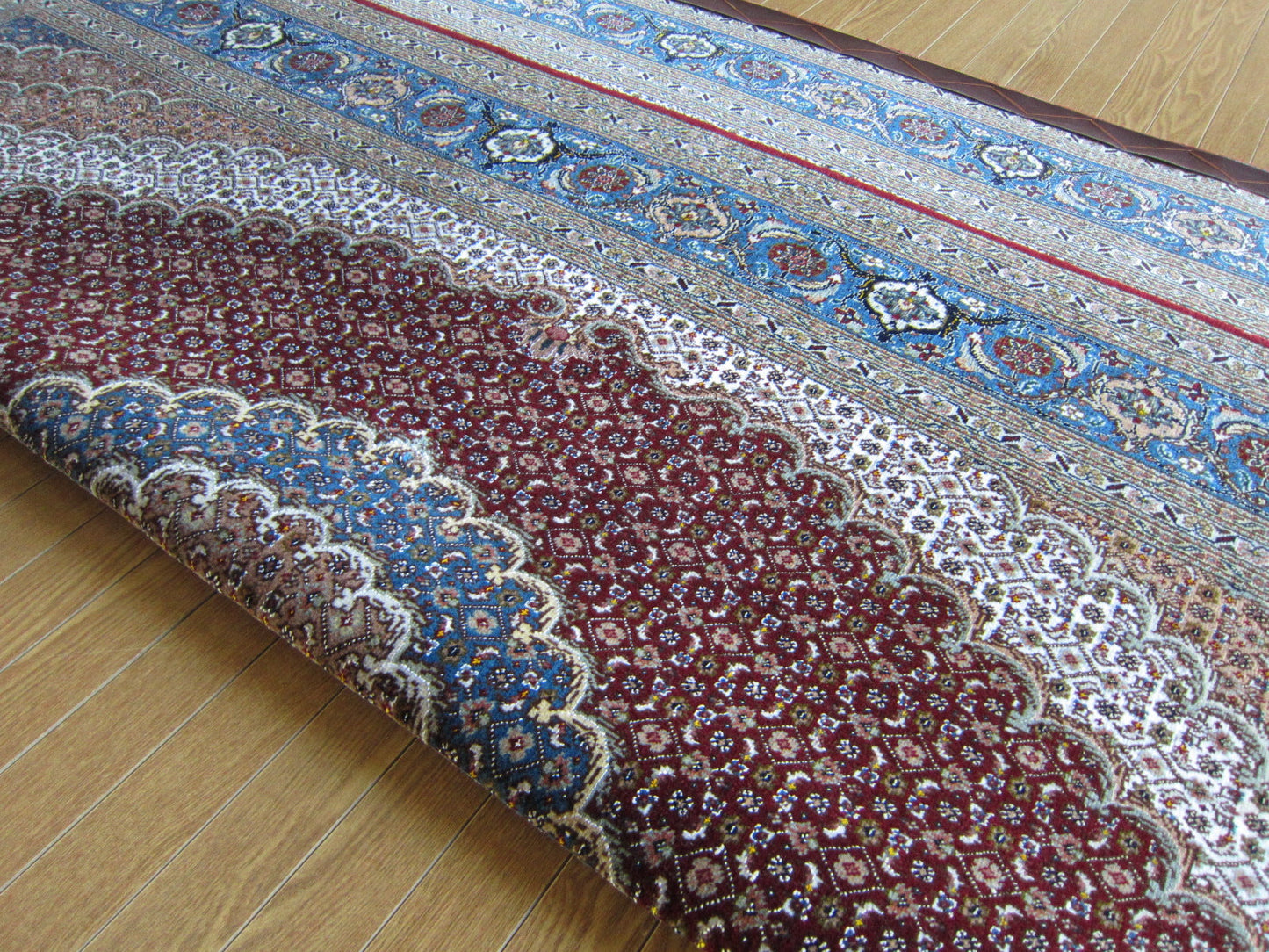タブリーズ産カーペット (210×150cm)