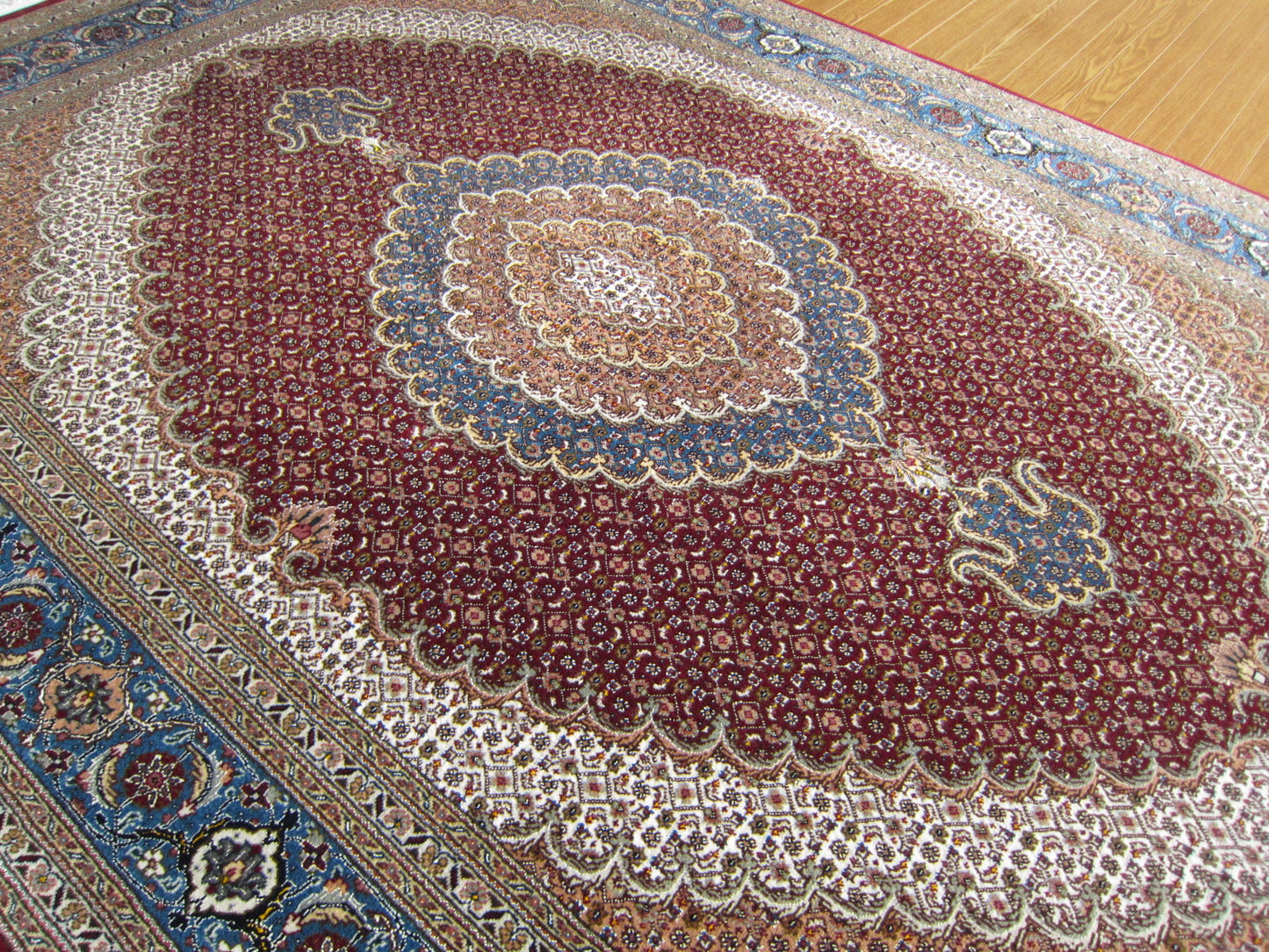 タブリーズ産カーペット (210×150cm)