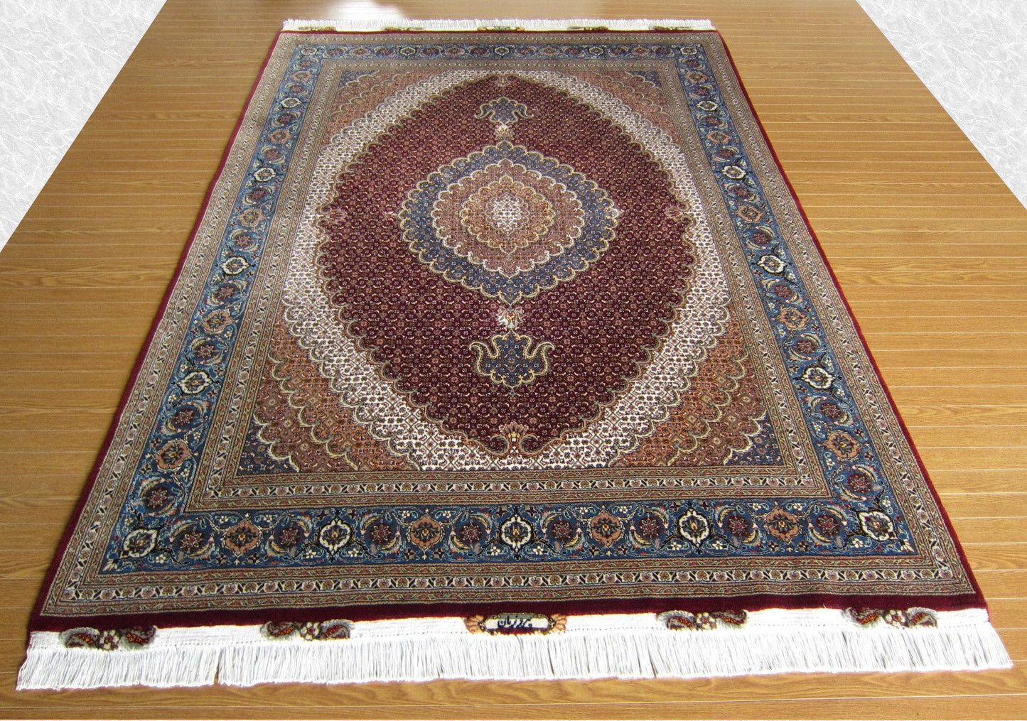 タブリーズ産カーペット (210×150cm)