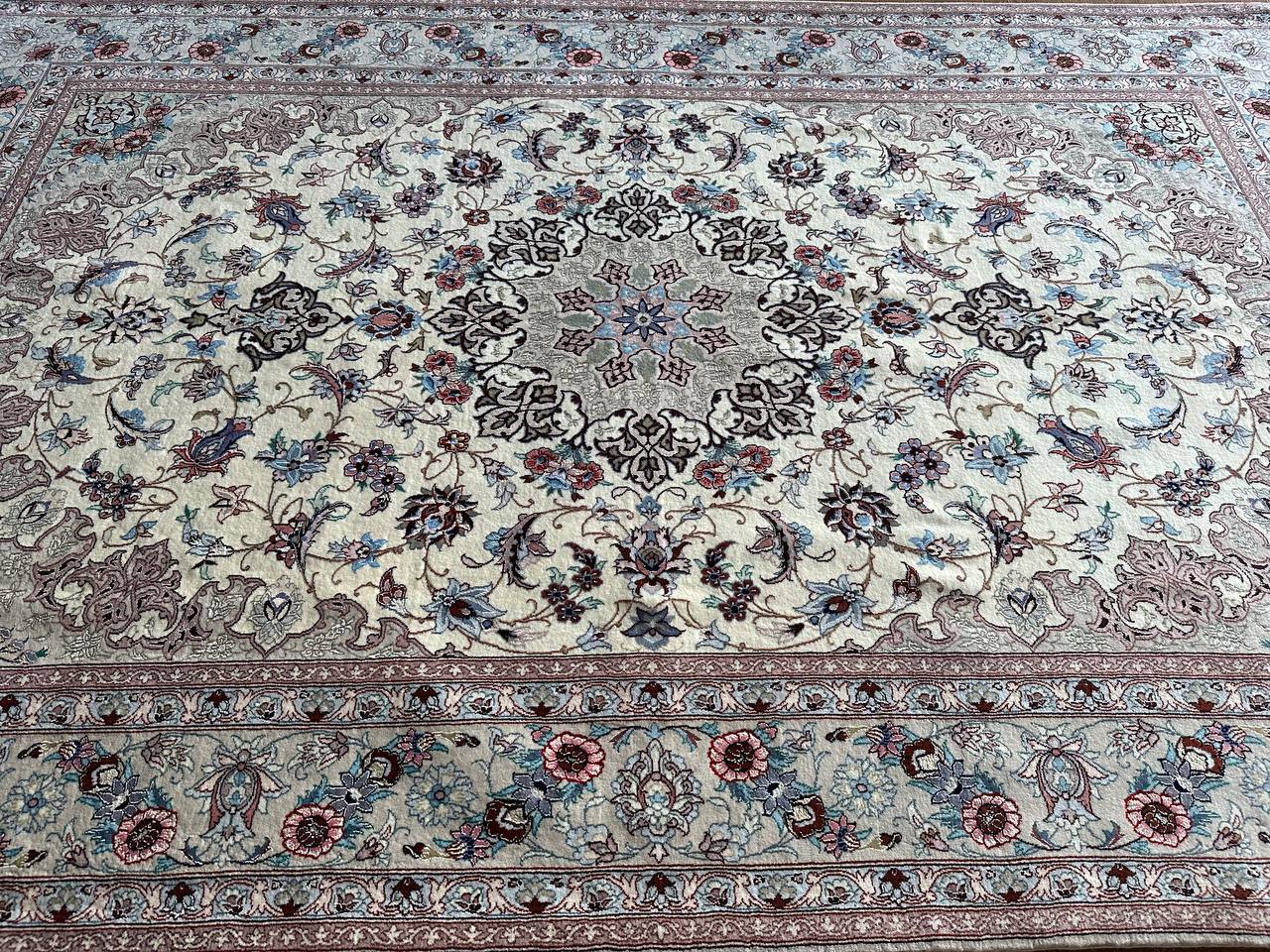 イスファハン産カーペット (246×158cm)