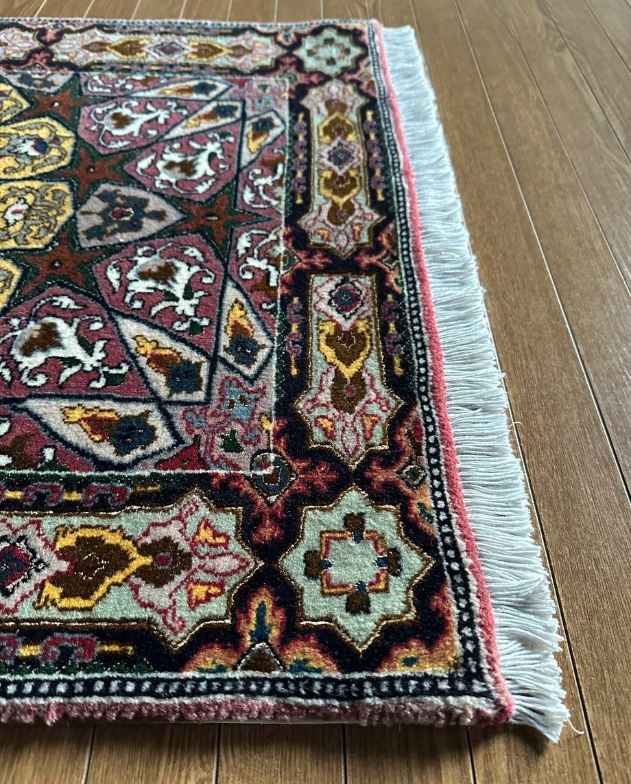 タブリーズ産カーペット (90×60cm)