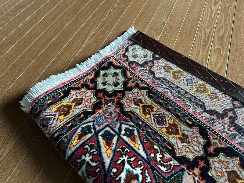 タブリーズ産カーペット (90×60cm)