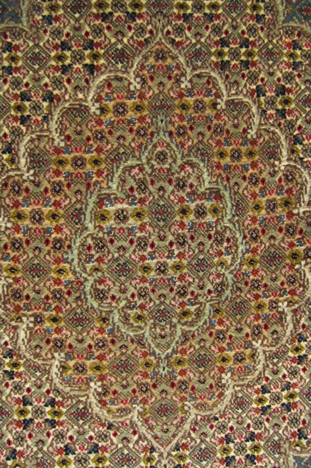 タブリーズ産カーペット (196×151cm)