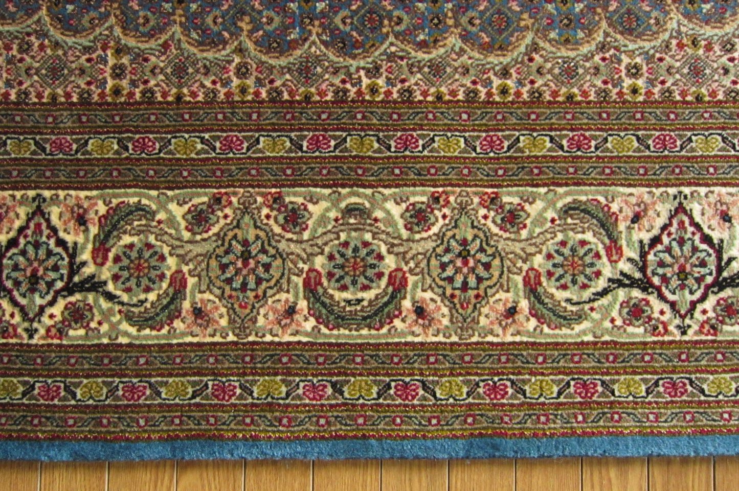 タブリーズ産カーペット (196×151cm)