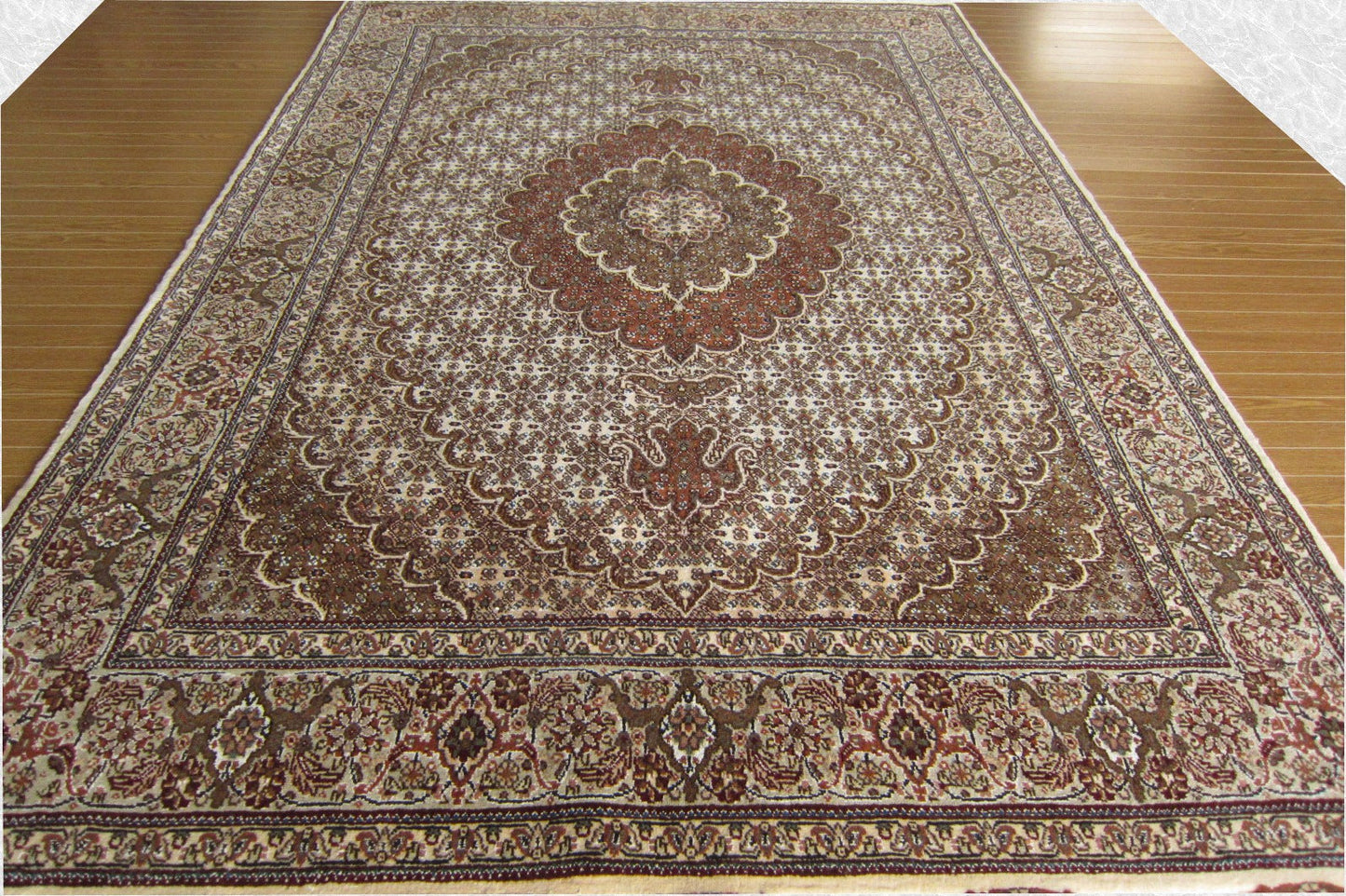 タブリーズ産カーペット (215×150cm)