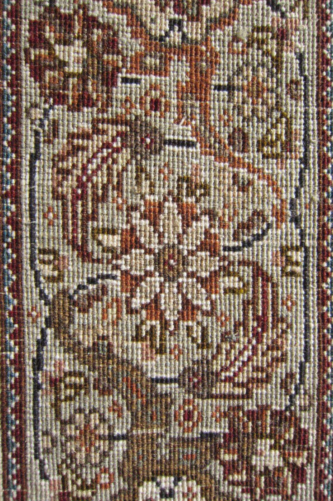 タブリーズ産カーペット (215×150cm)