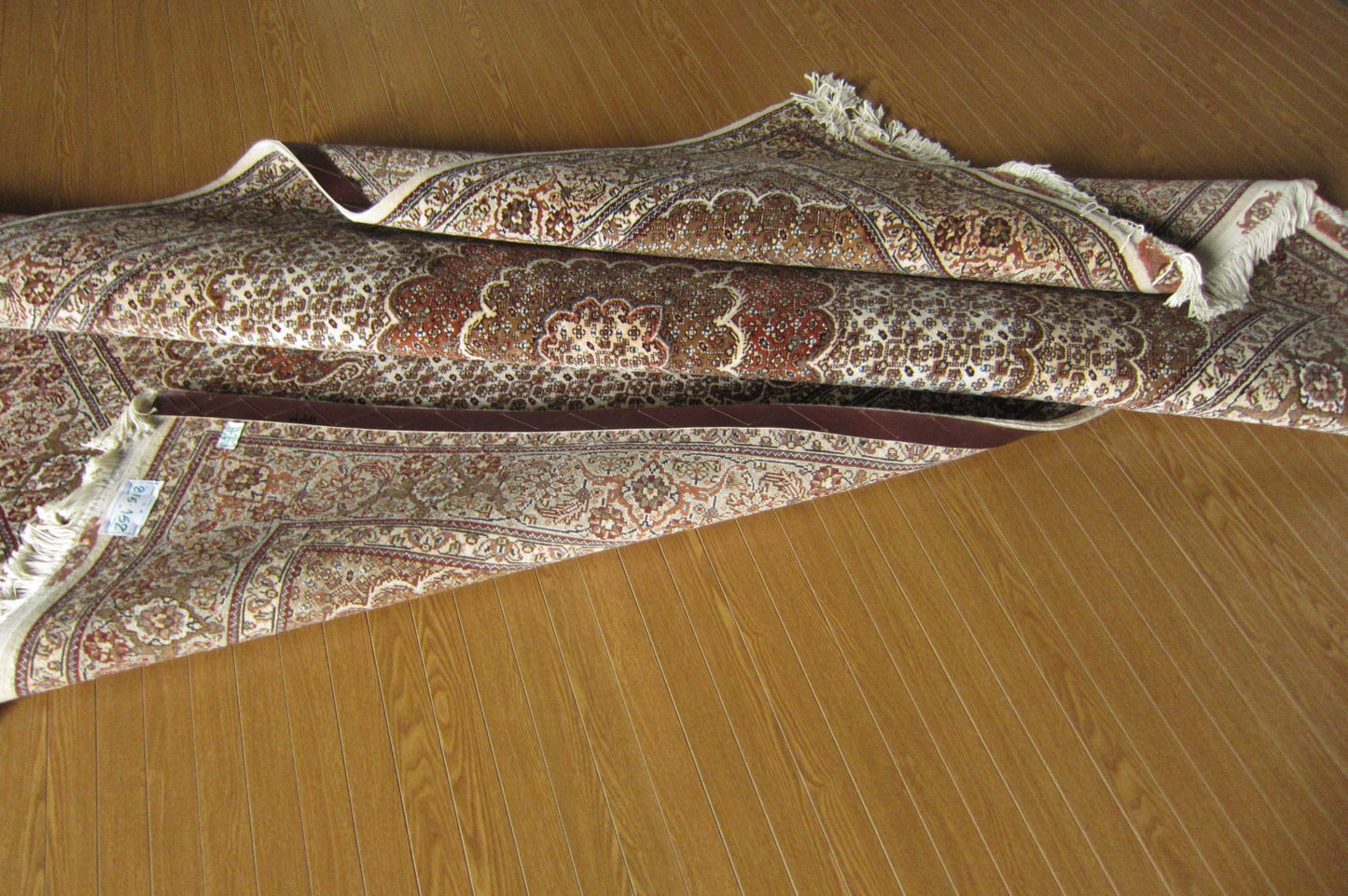 タブリーズ産カーペット (215×150cm)