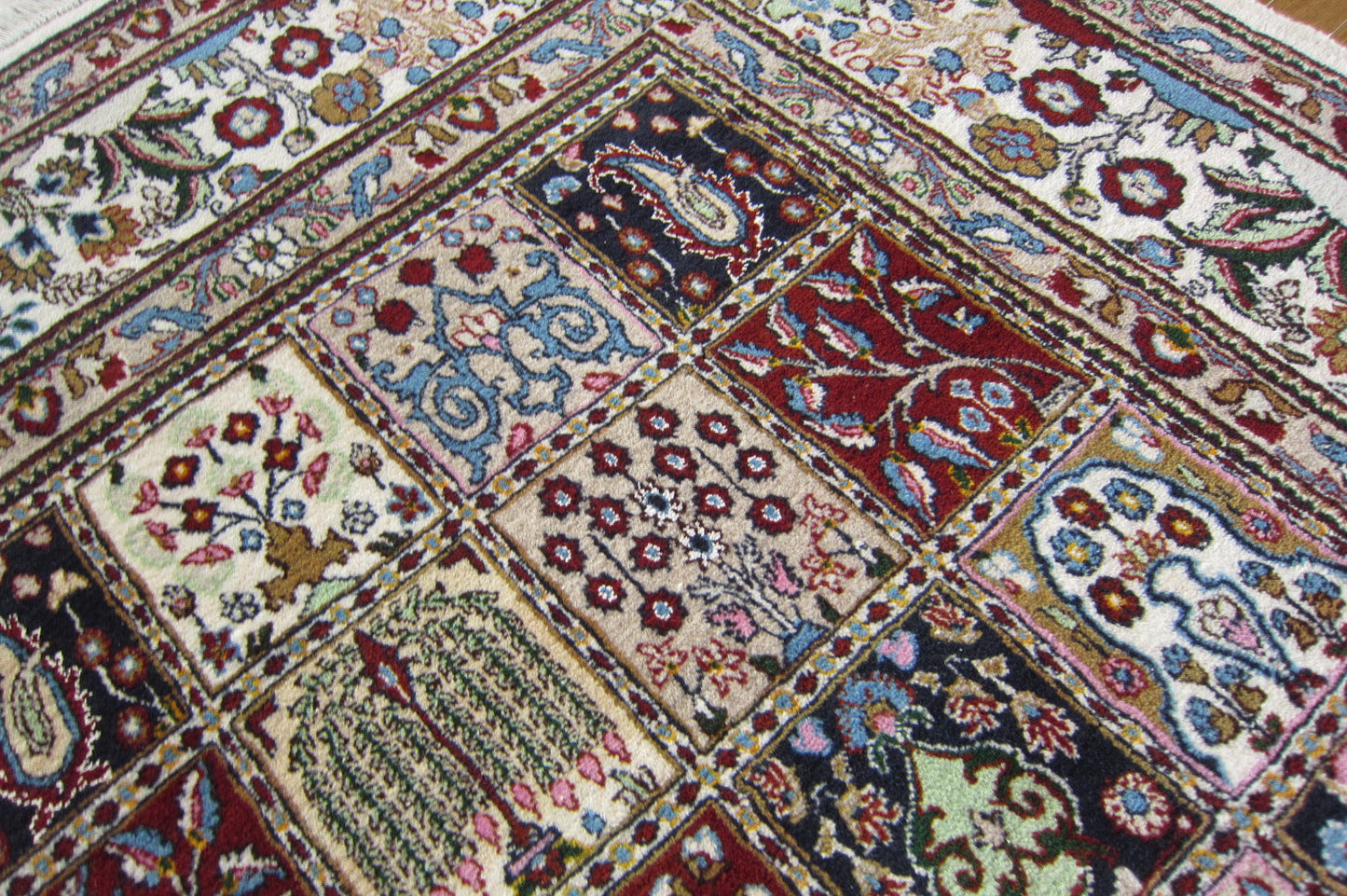 イラン直輸入★ムード産ペルシャ絨毯・カーペット