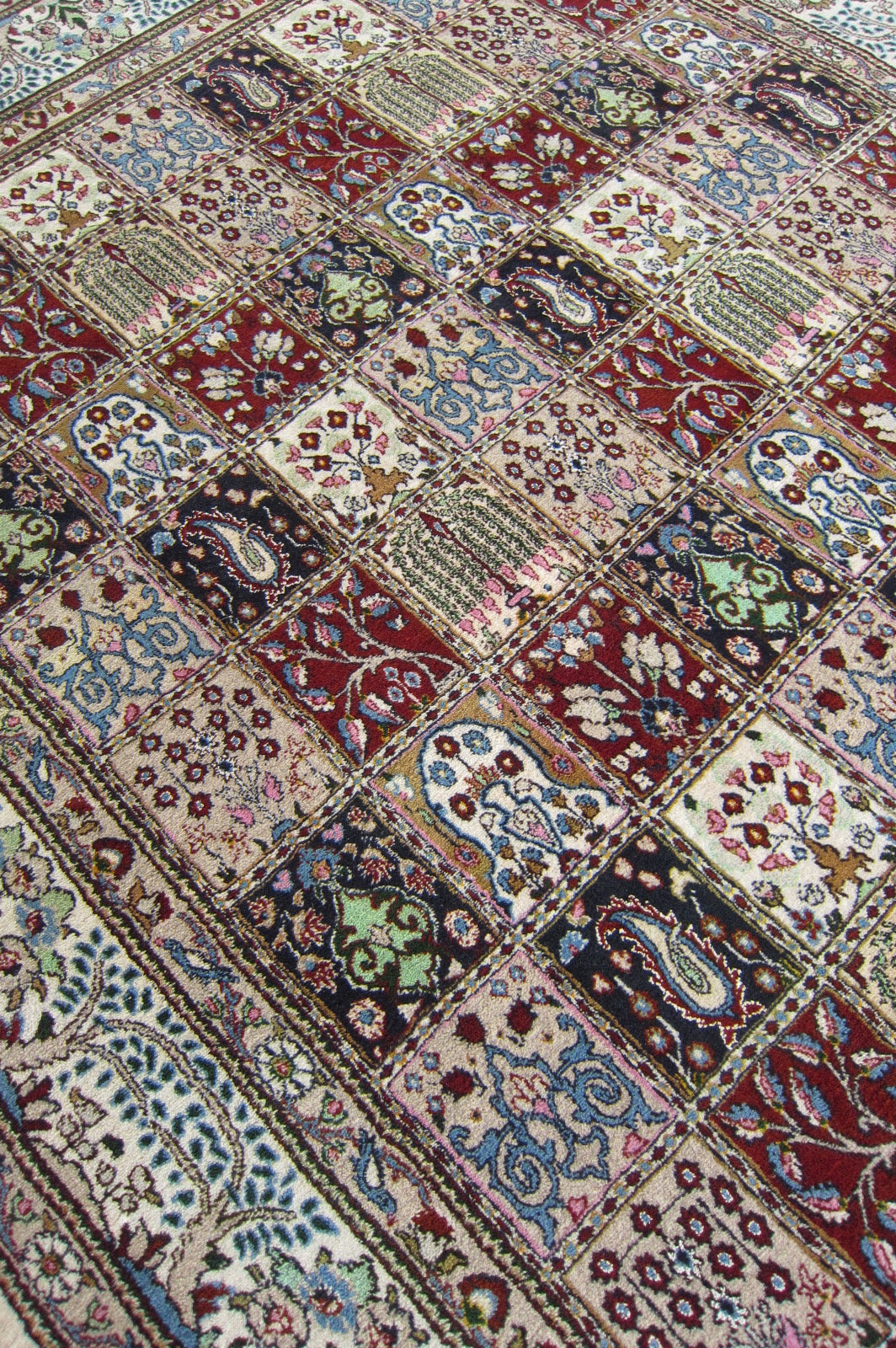 イラン直輸入★ムード産ペルシャ絨毯・カーペット