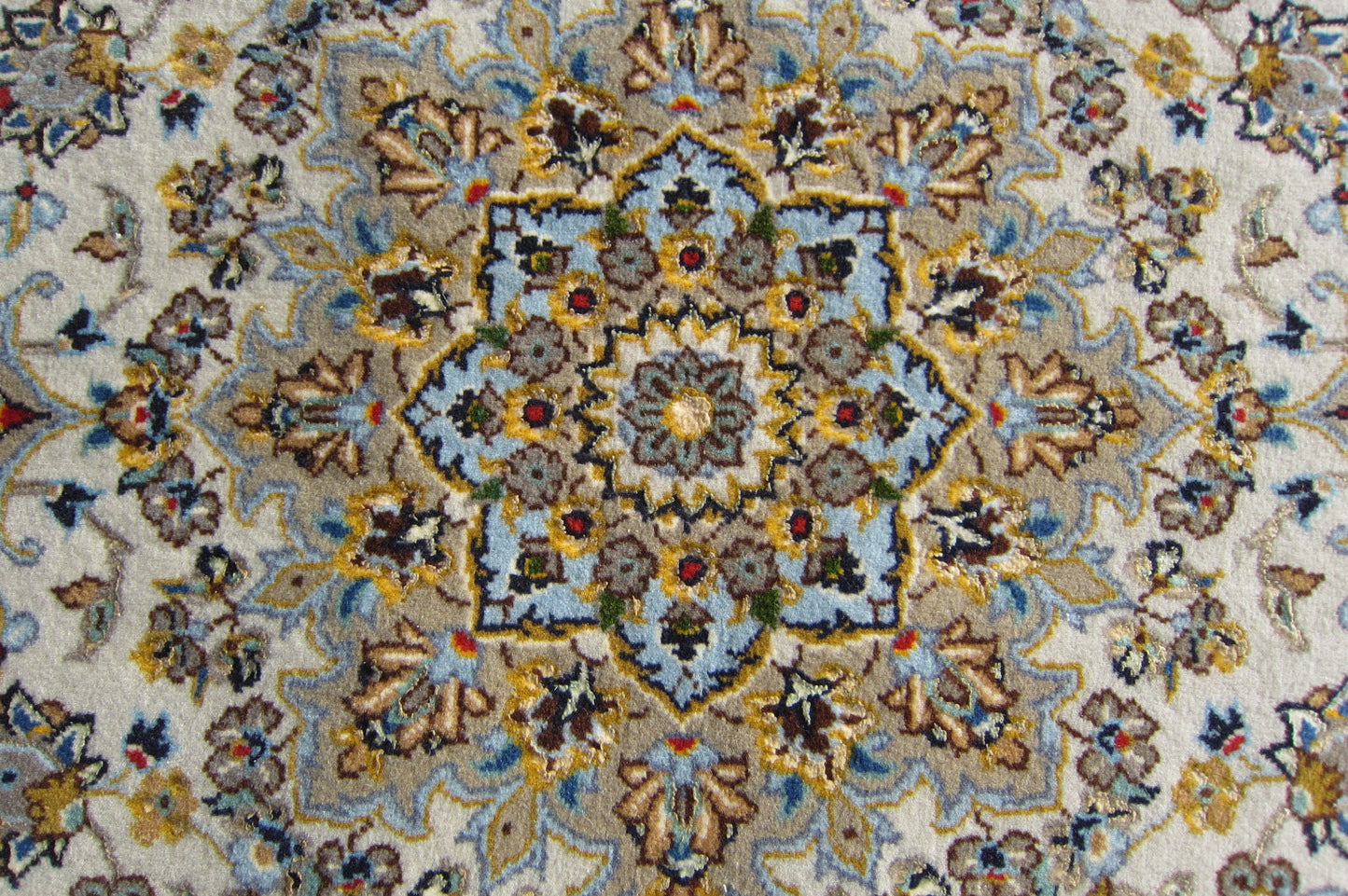 カーシャン産カーペット (163×116cm)
