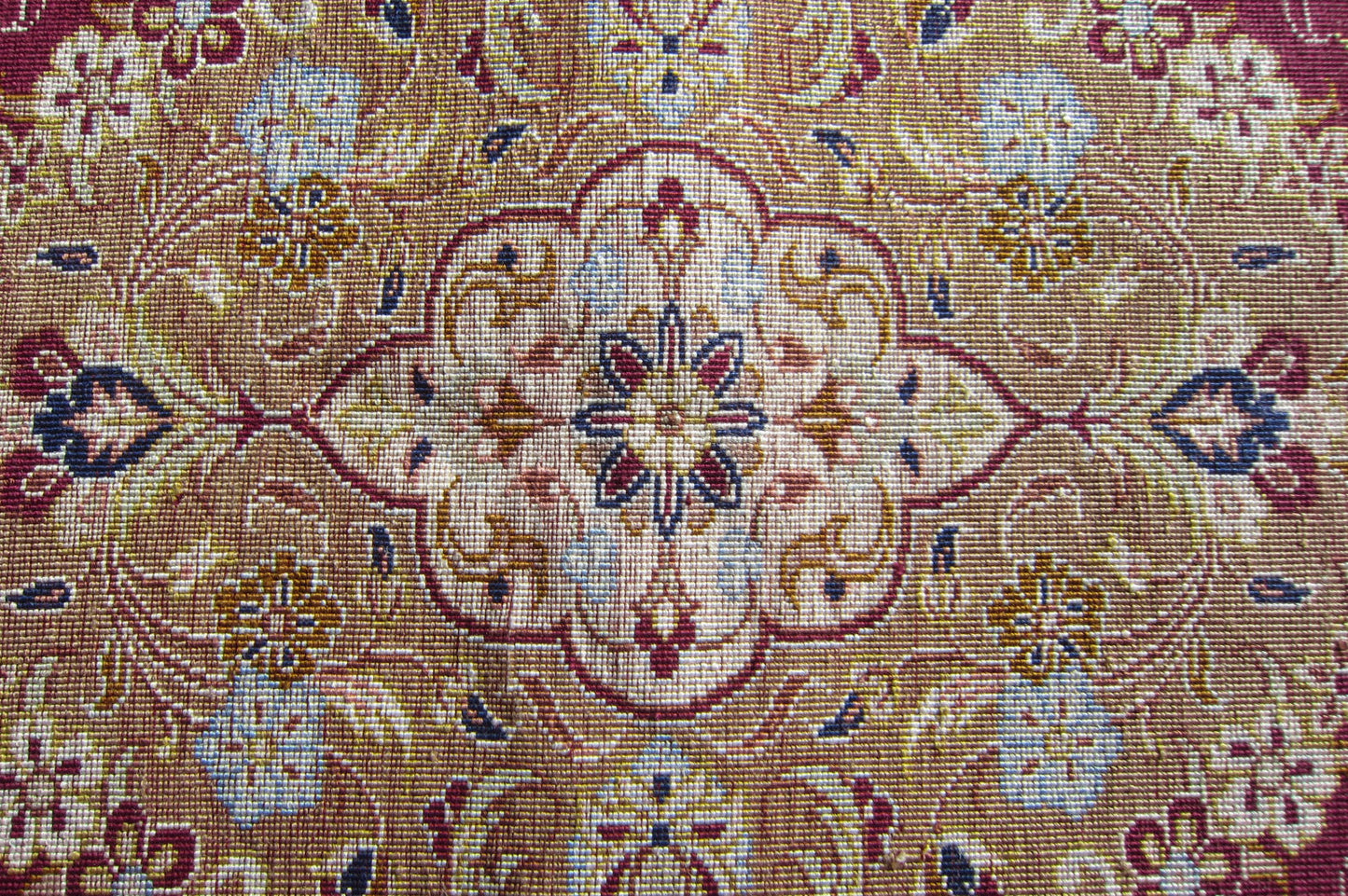 クム産シルクカーペット (107×78cm)