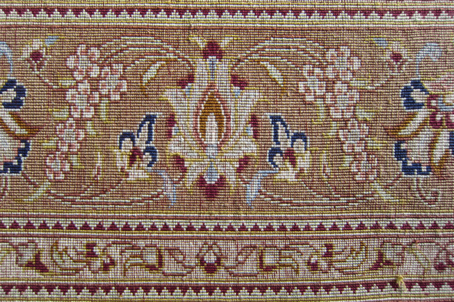 クム産シルクカーペット (107×78cm)