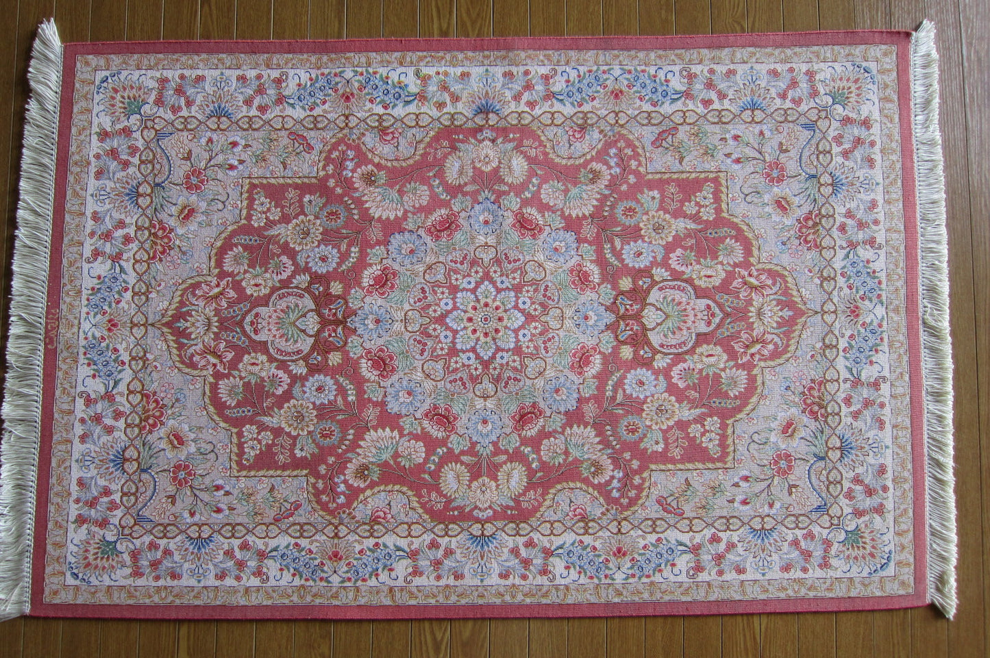 クム産 KAVE シルクカーペット (116×77cm)