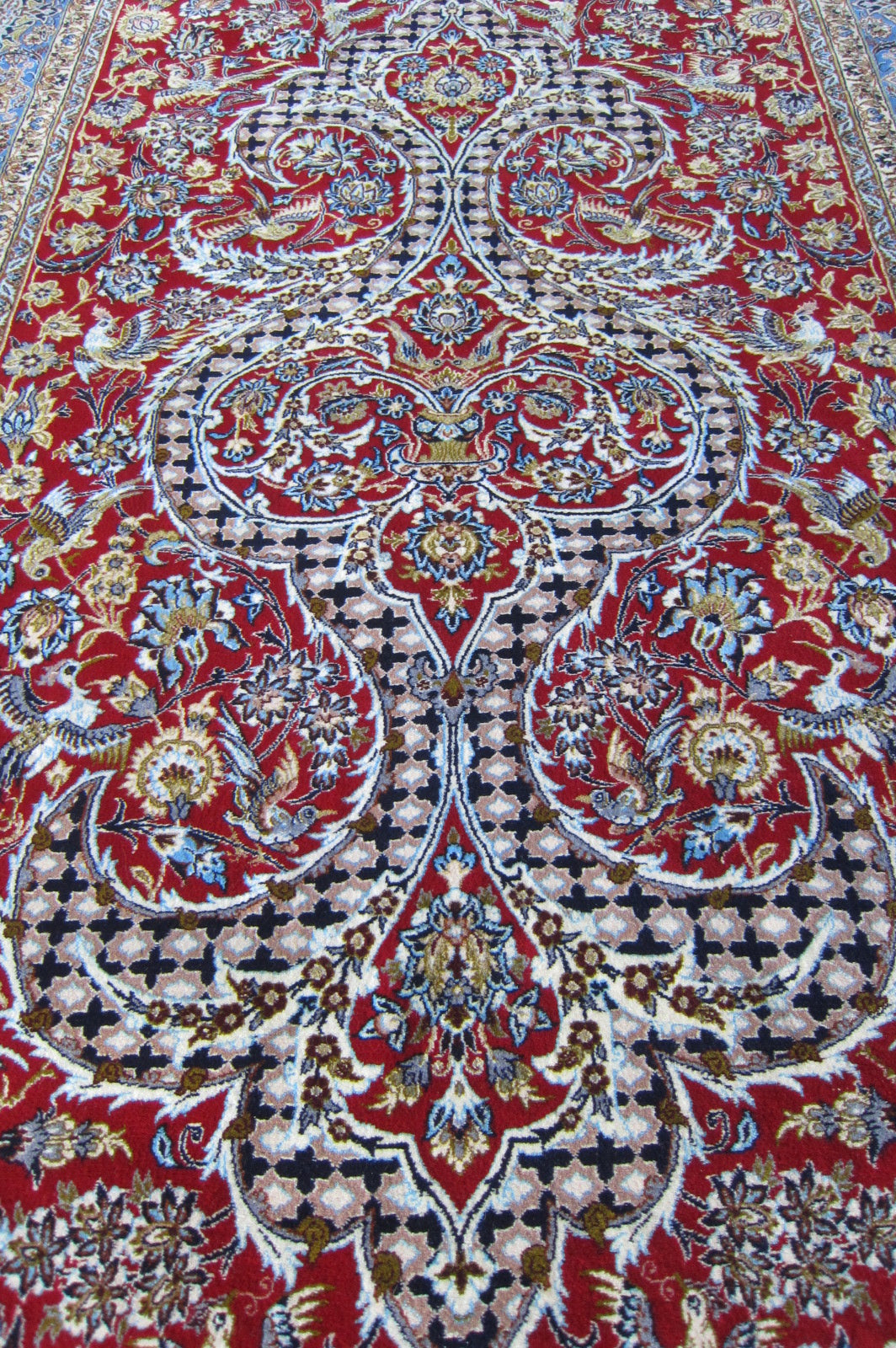 イスファハン産カーペット (226×156cm)