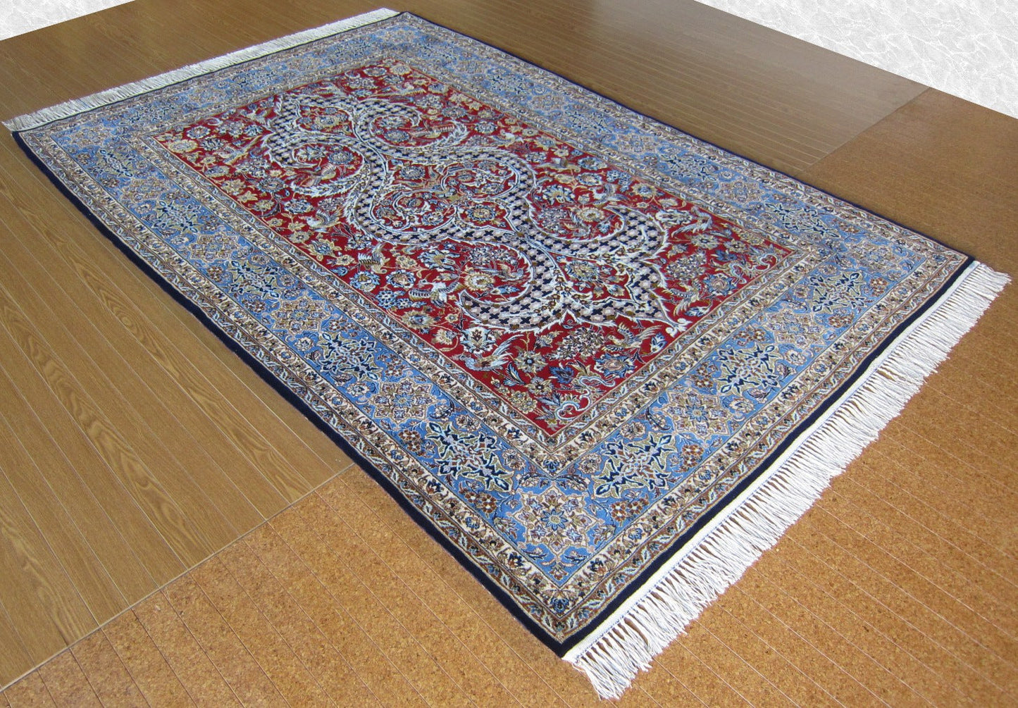 イスファハン産カーペット (226×156cm)