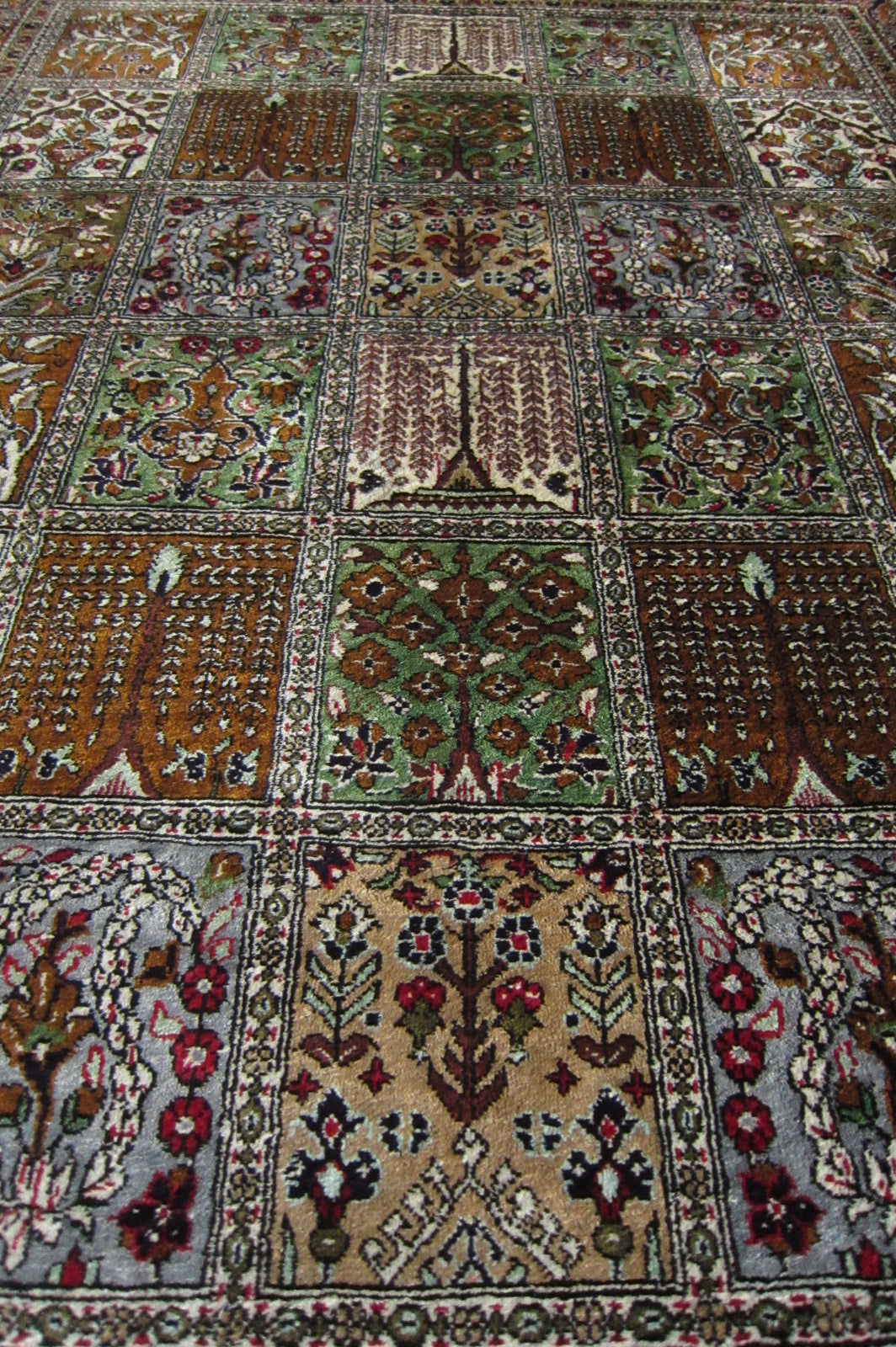 クム産シルクカーペット (115×78cm)