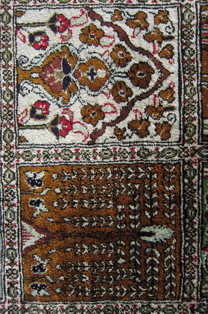 クム産シルクカーペット (115×78cm)