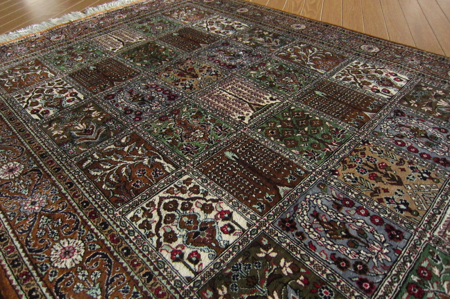 クム産シルクカーペット (115×78cm)