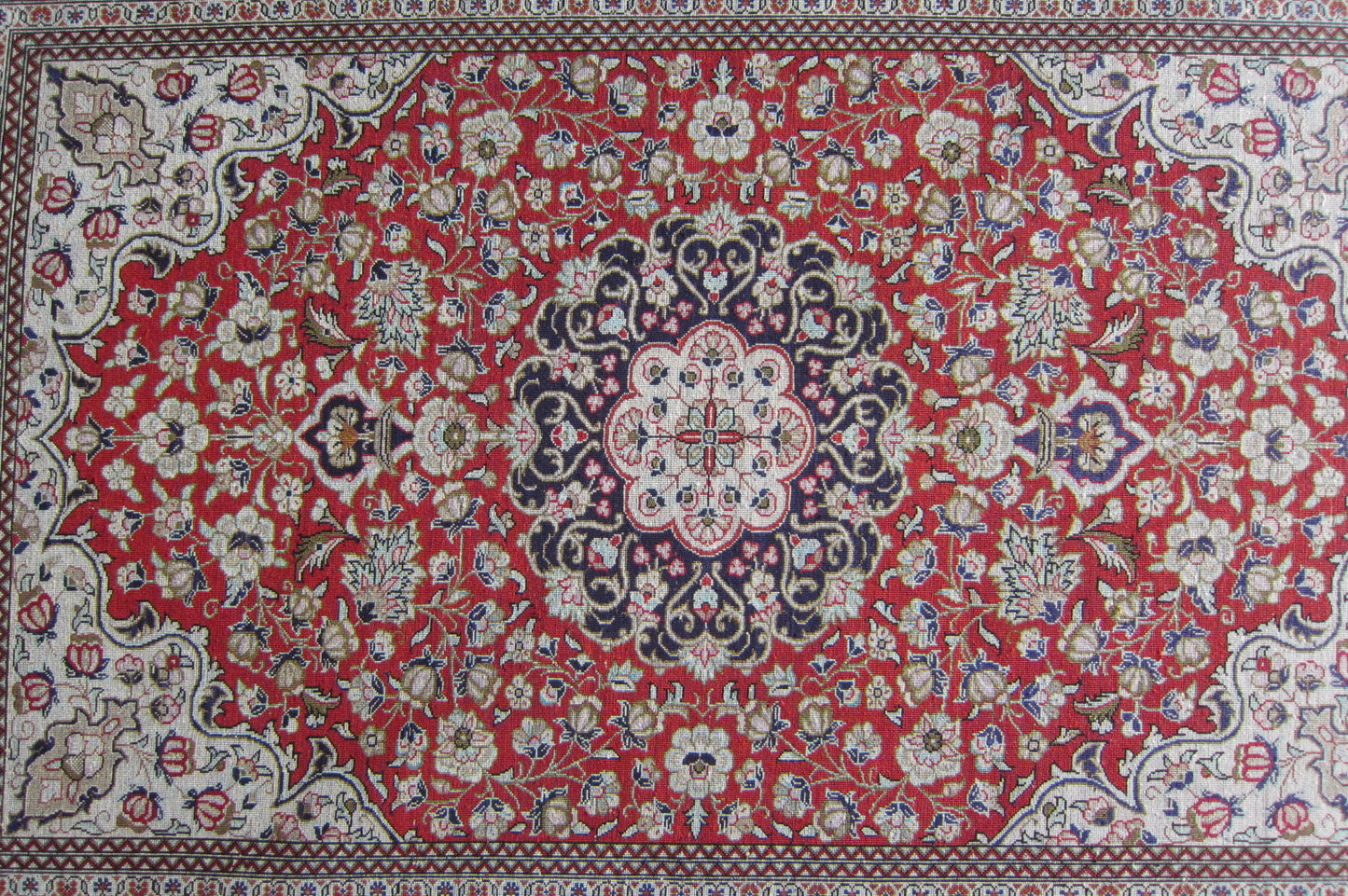 クム産シルクカーペット (116×80cm)