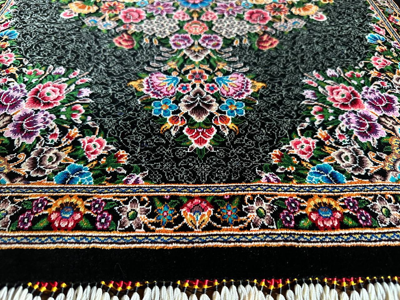 クム産シルクカーペット (90×60cm) KEYVAN工房