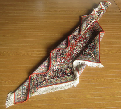 クム産シルクカーペット (200×138cm)