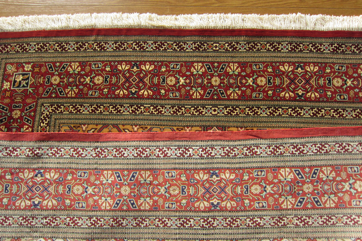 クム産 AHMADI シルクカーペット (196×126cm)