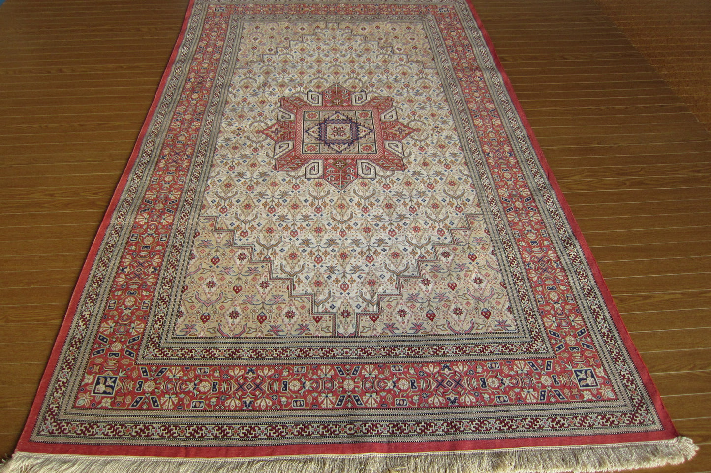 クム産 AHMADI シルクカーペット (196×126cm)