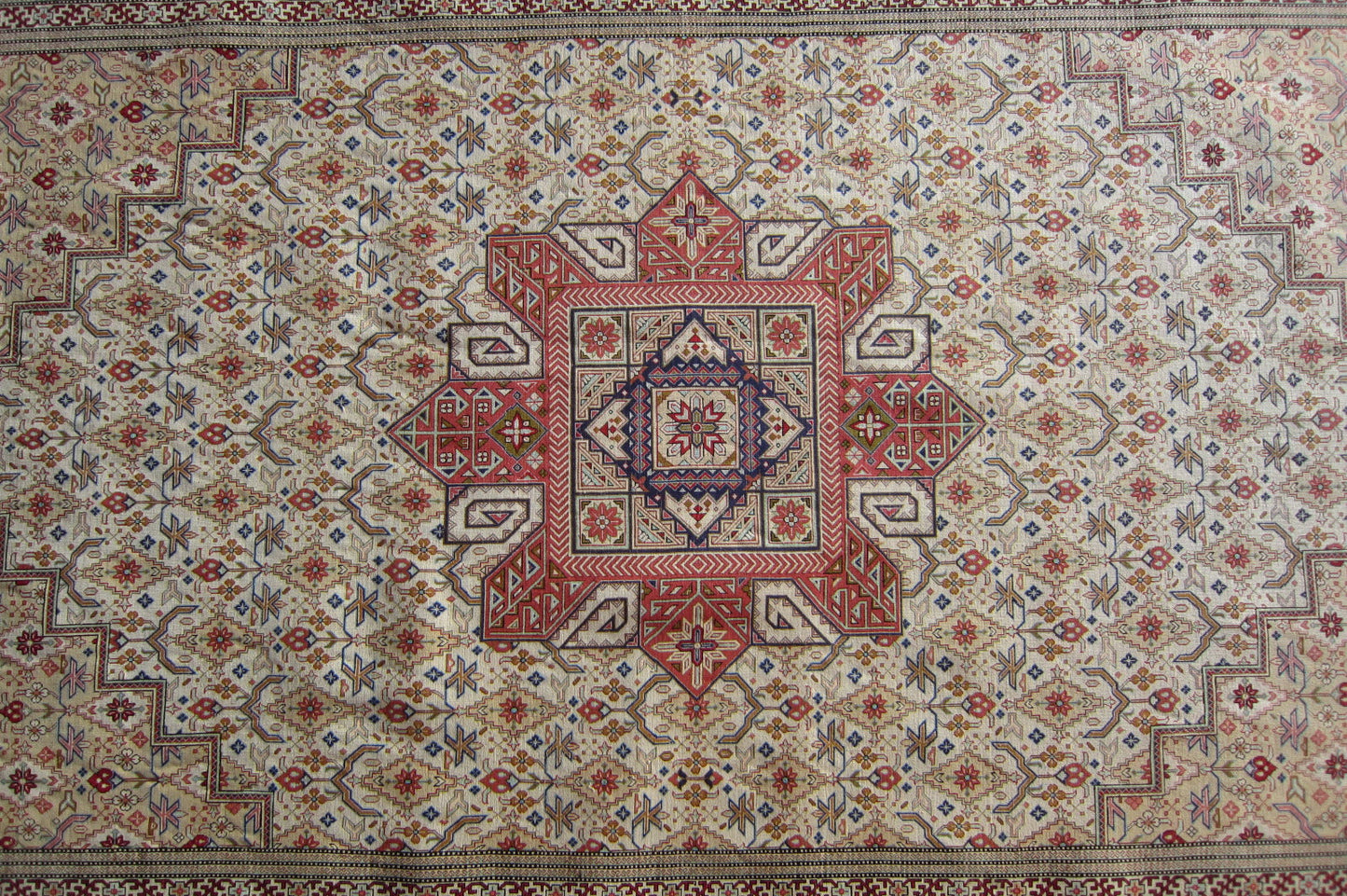 クム産 AHMADI シルクカーペット (196×126cm)