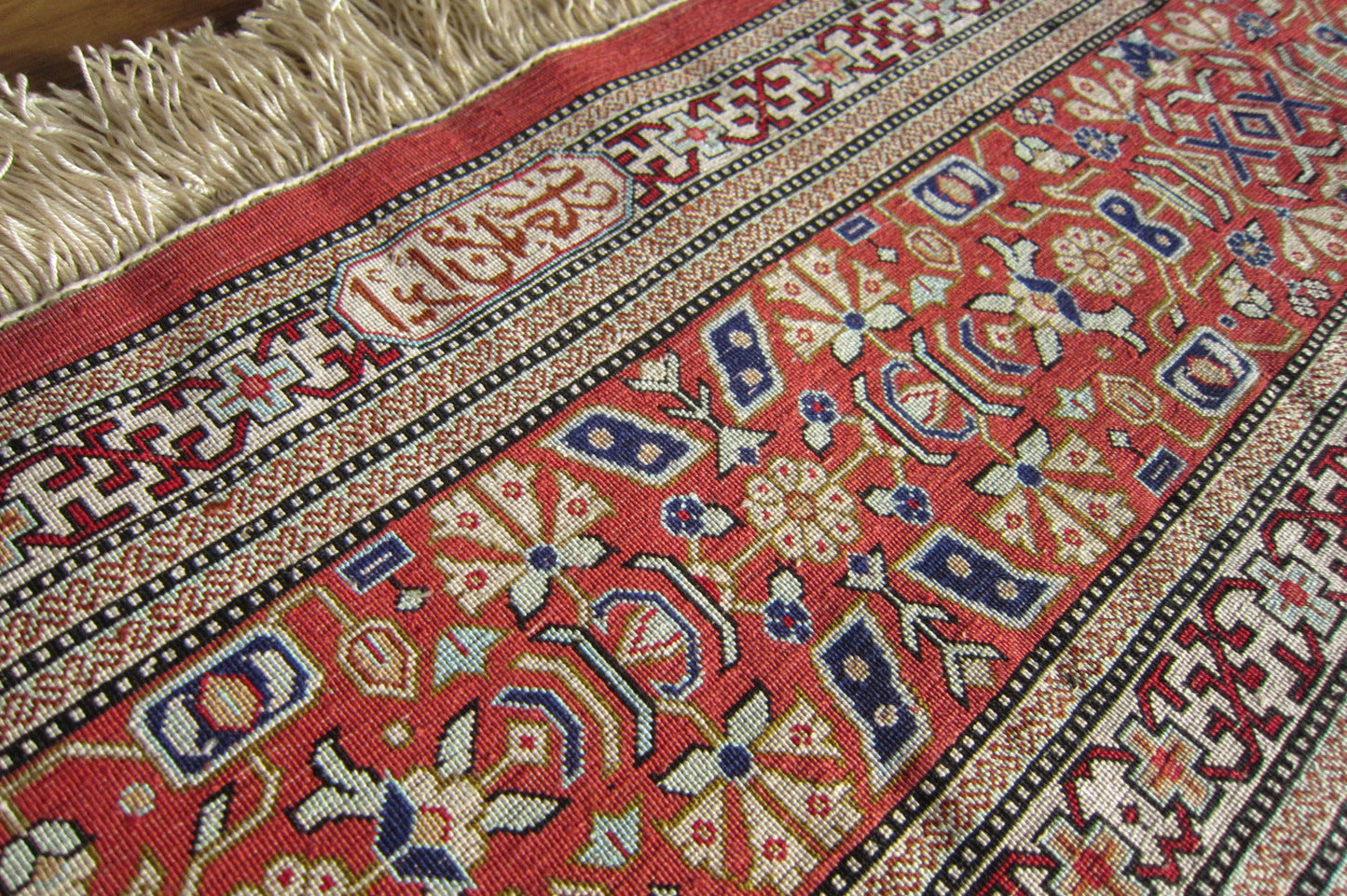 クム産 AHMADI シルクカーペット (196×126cm)