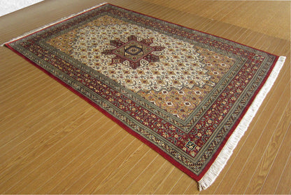 クム産 AHMADI シルクカーペット (196×126cm)
