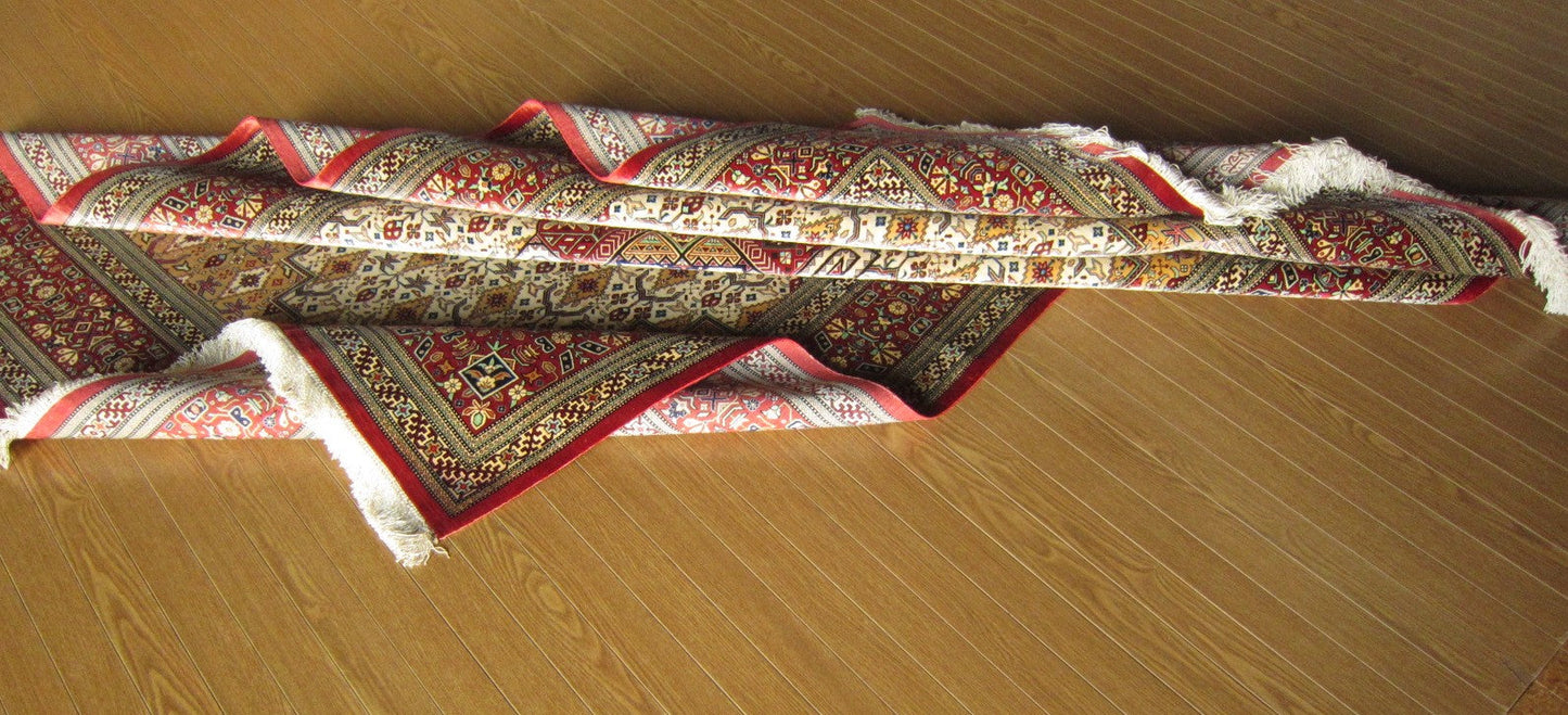 クム産 AHMADI シルクカーペット (196×126cm)