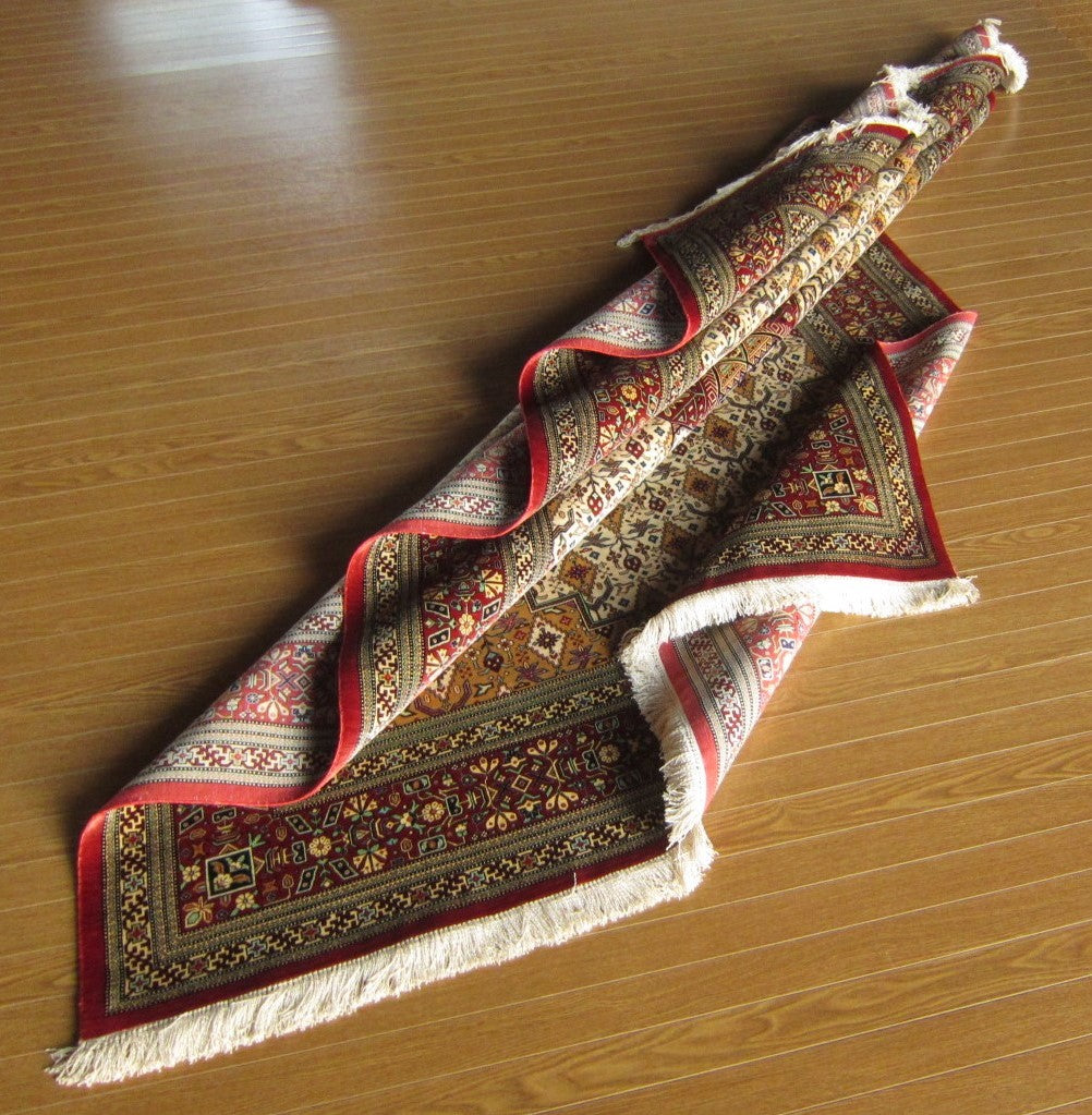 クム産 AHMADI シルクカーペット (196×126cm)