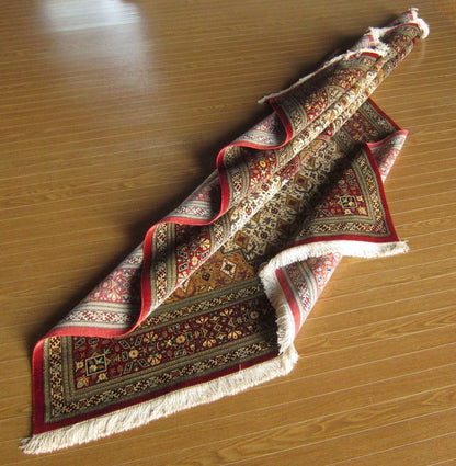 クム産 AHMADI シルクカーペット (196×126cm)