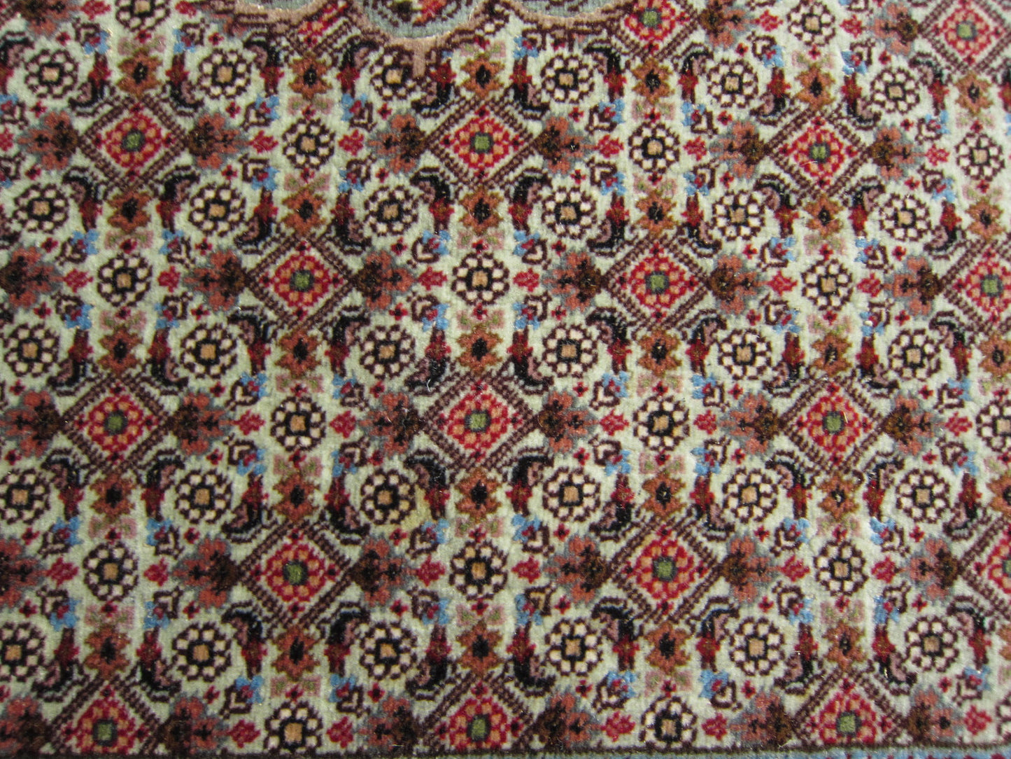 タブリーズ産カーペット (212×155cm)