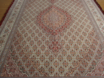 タブリーズ産カーペット (212×155cm)